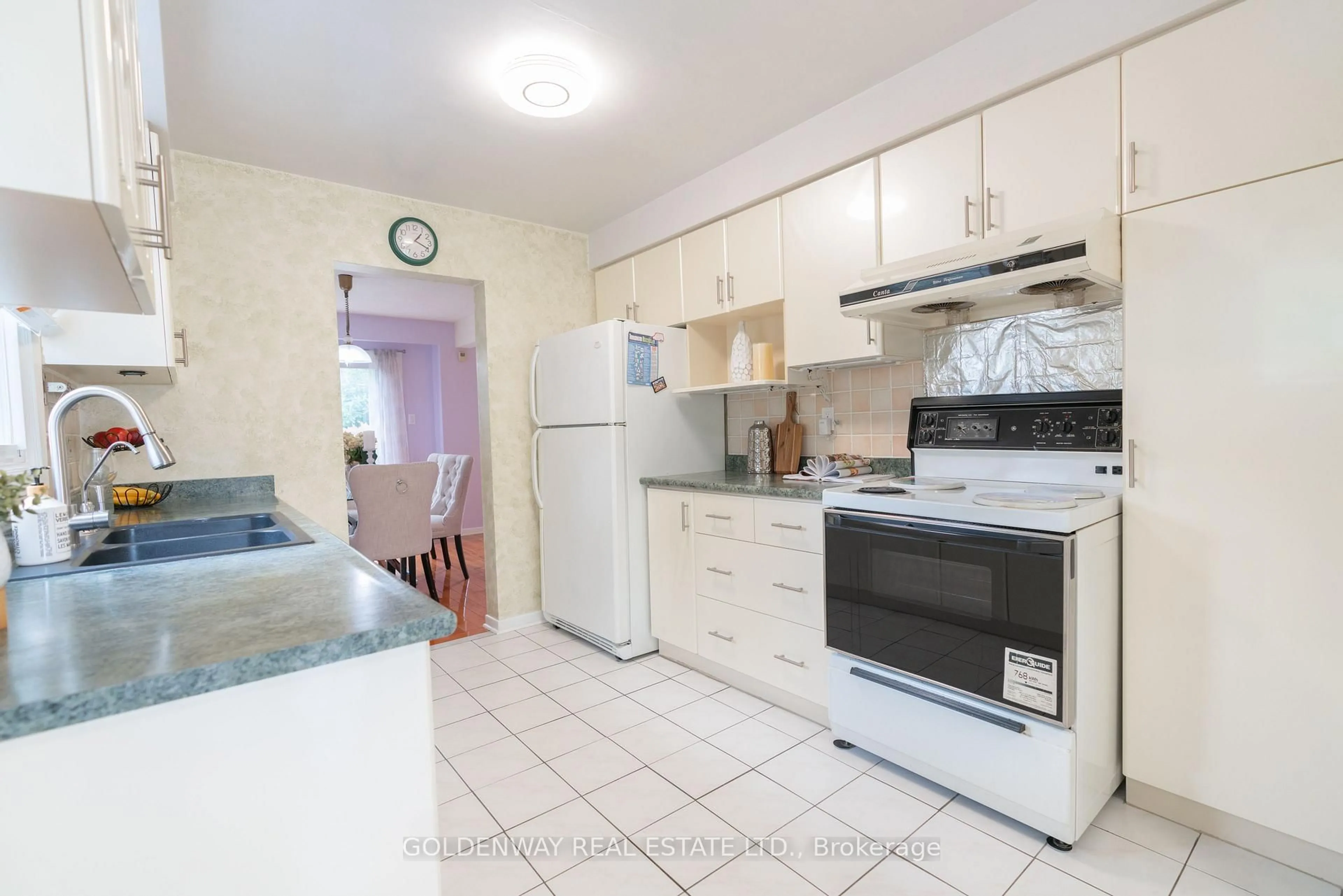 Standard kitchen, ceramic/tile floor for 126 Haven Hill Sq, Toronto Ontario M1V 1M5