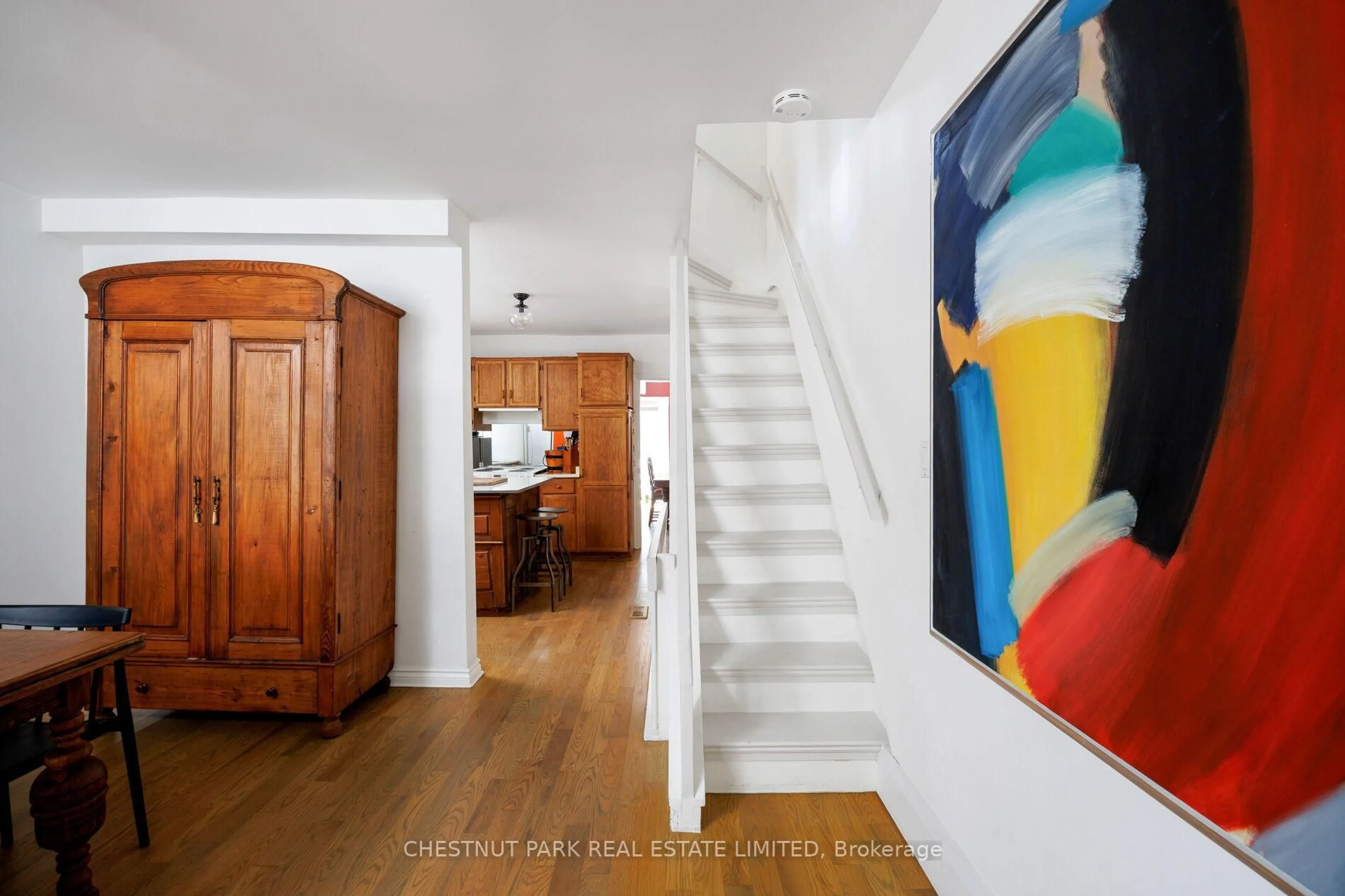 Indoor foyer for 83 Merrill Ave, Toronto Ontario M4C 1C6