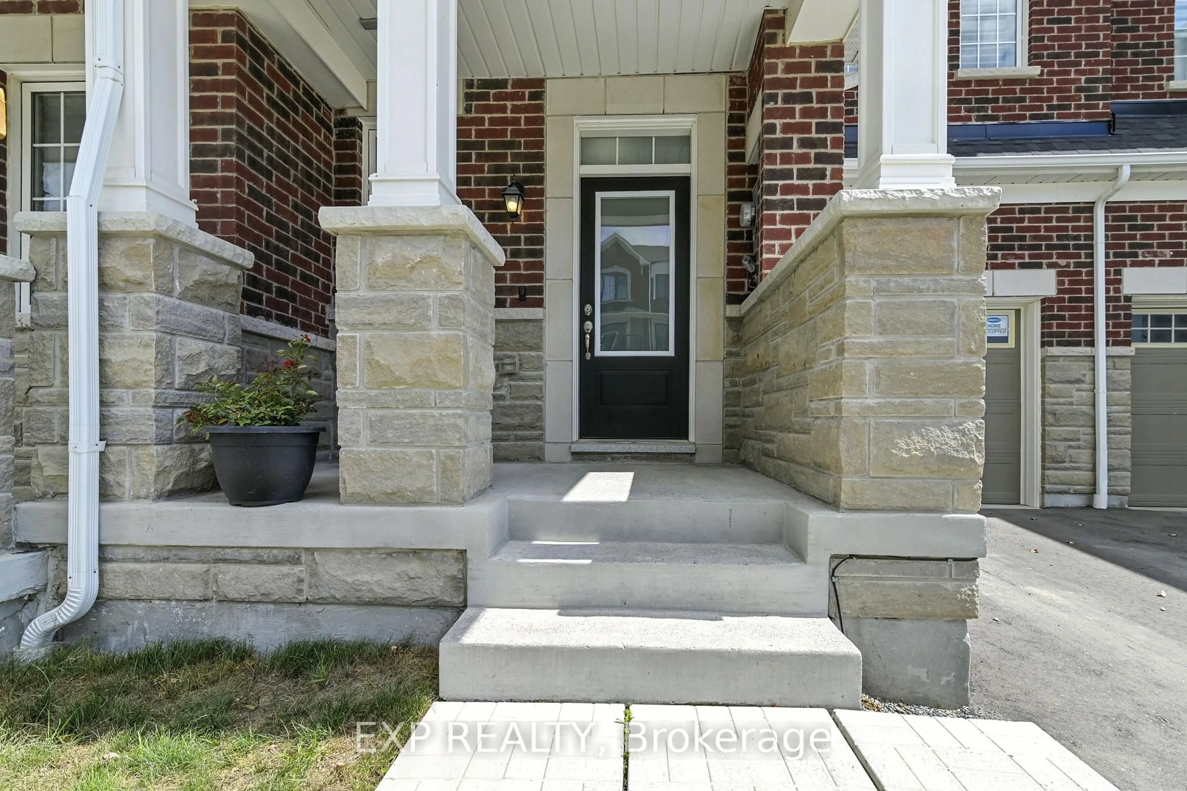 Unknown for 3303 Thunderbird Prom, Pickering Ontario L1X 0N4