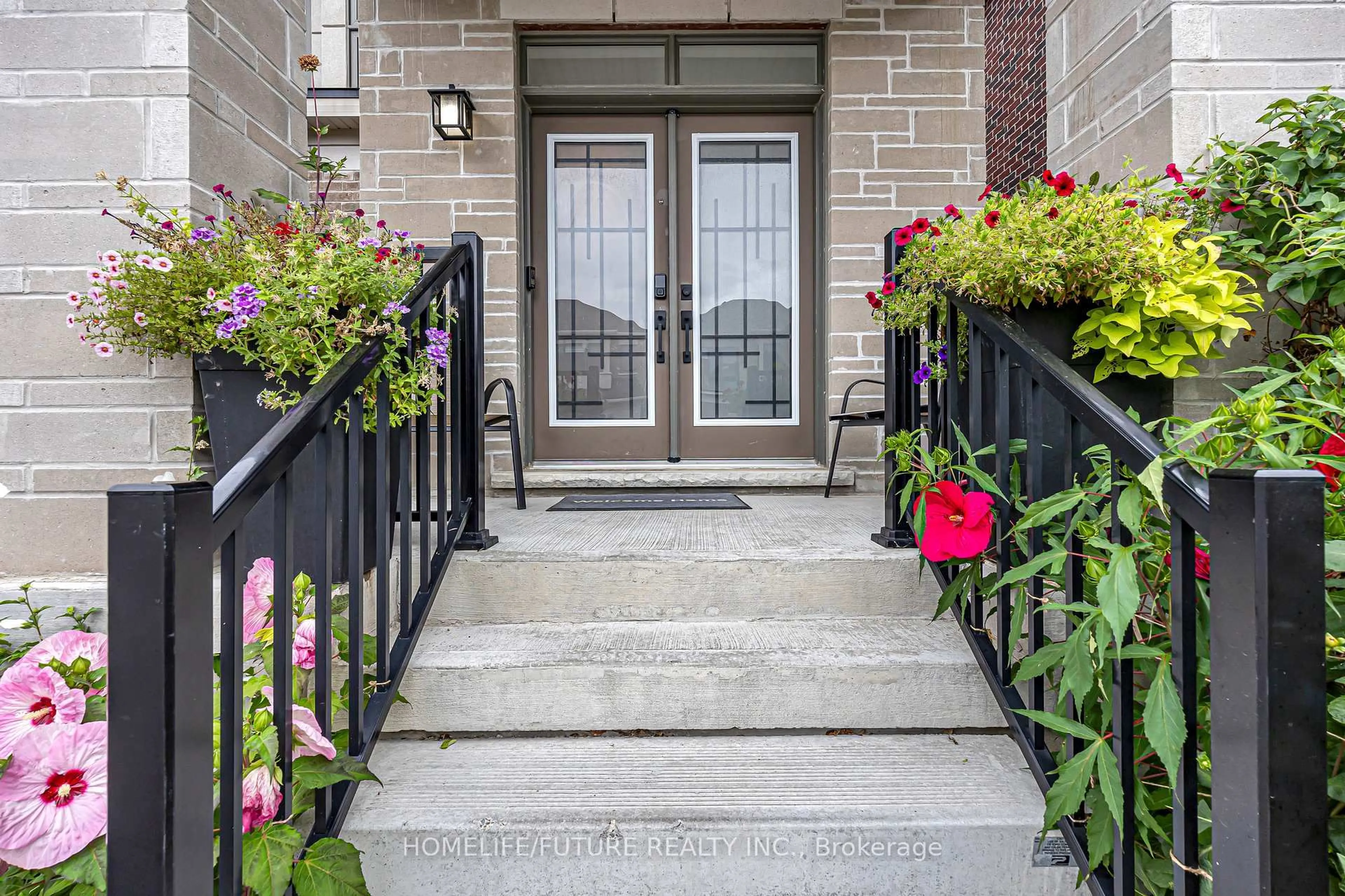 Indoor entryway for 57 Priory Dr, Whitby Ontario L1P 0L2