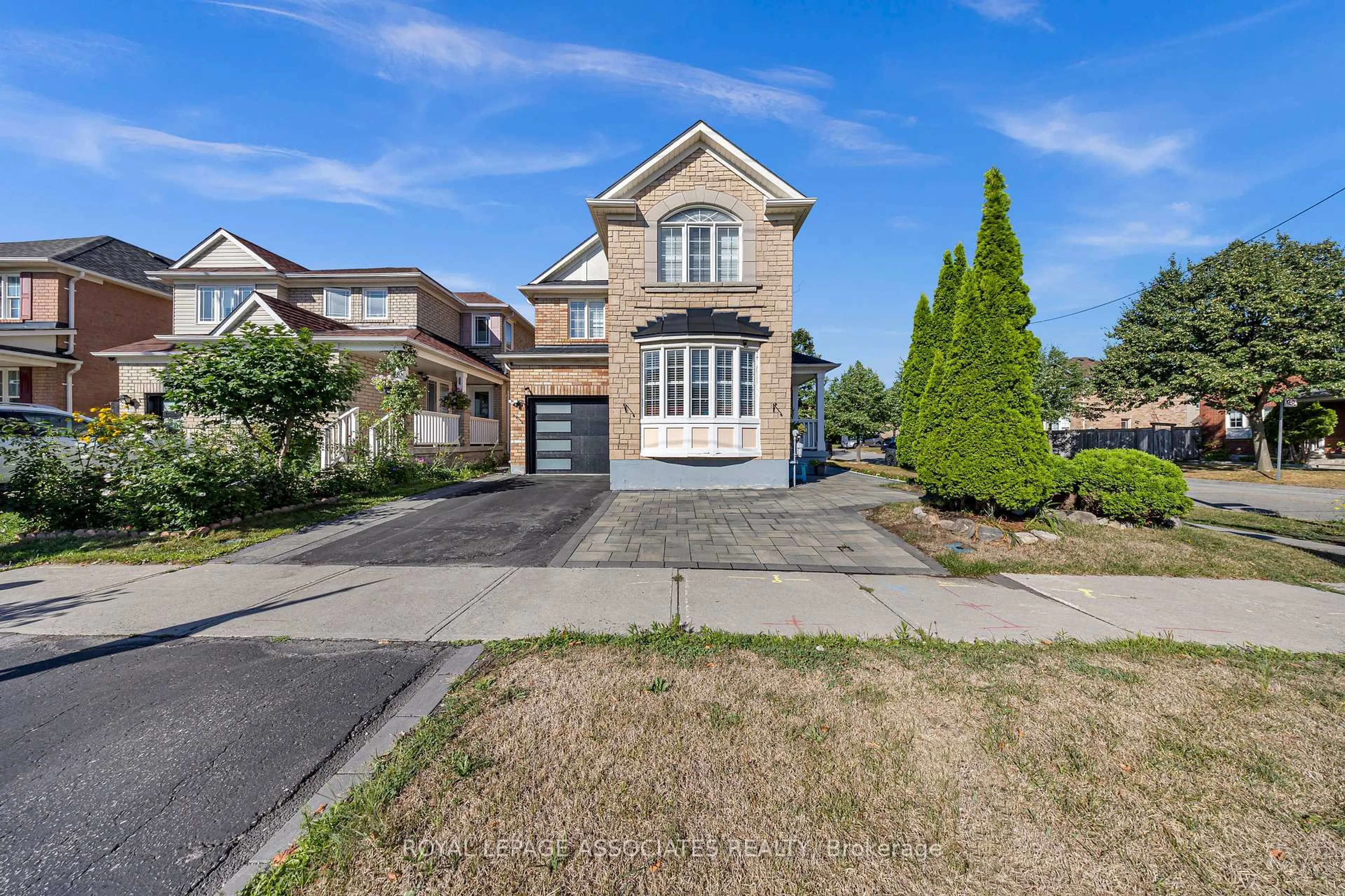 Unknown for 41 Pinoak St, Toronto Ontario M1X 1W7