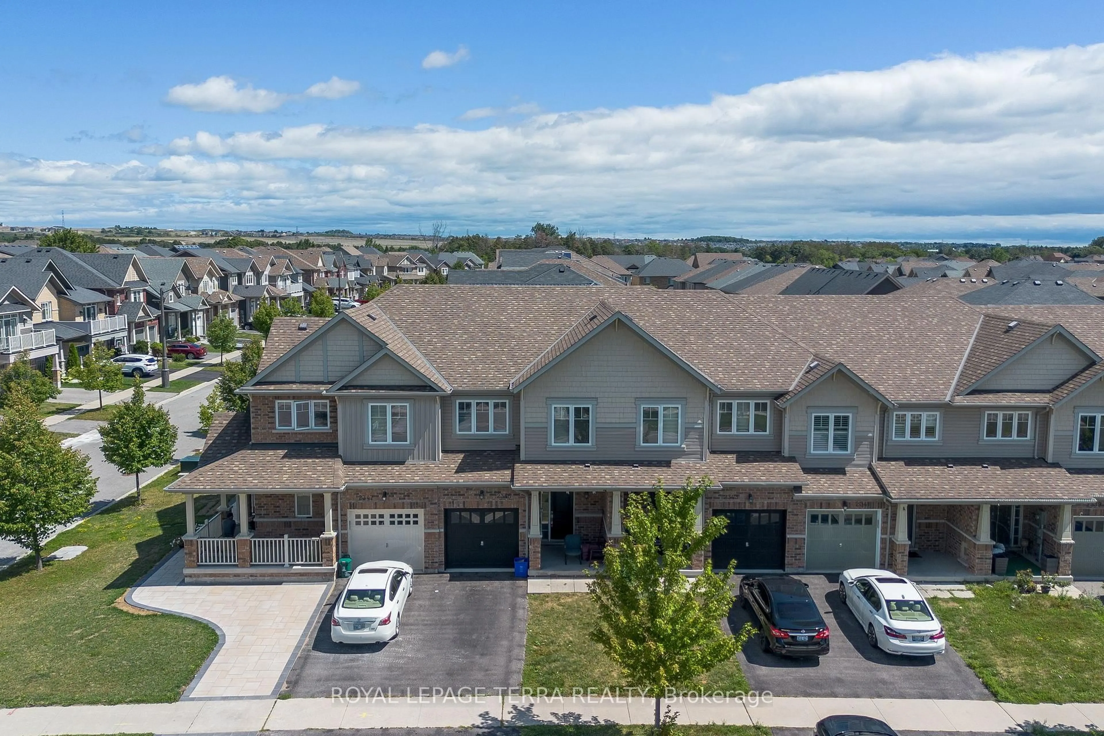 A pic from outside/outdoor area/front of a property/back of a property/a pic from drone, water/lake/river/ocean view for 2345 Steeplechase St, Oshawa Ontario L1L 0C1