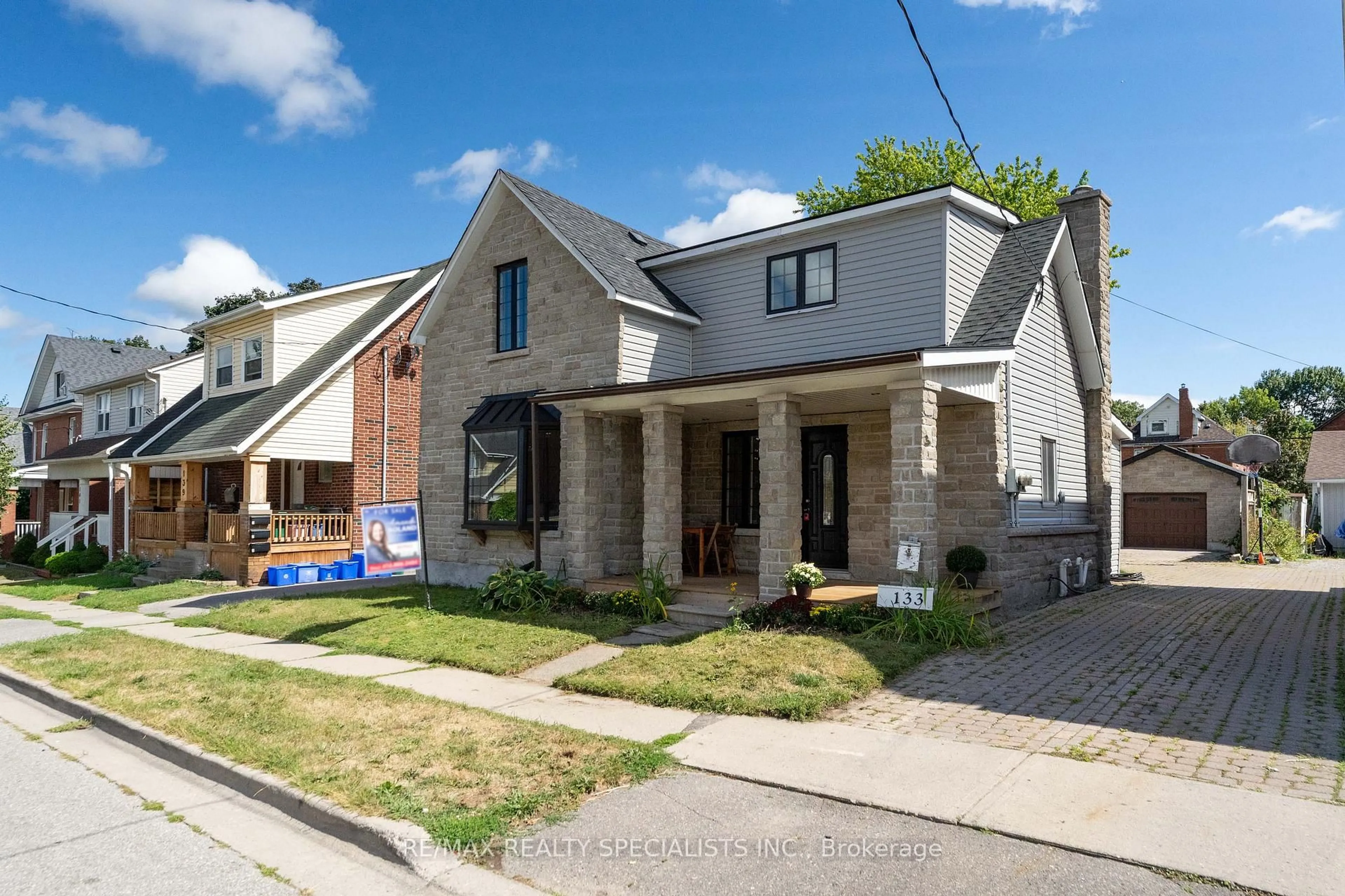 Home with brick exterior material, street for 133 Agnes St, Oshawa Ontario L1G 1V3