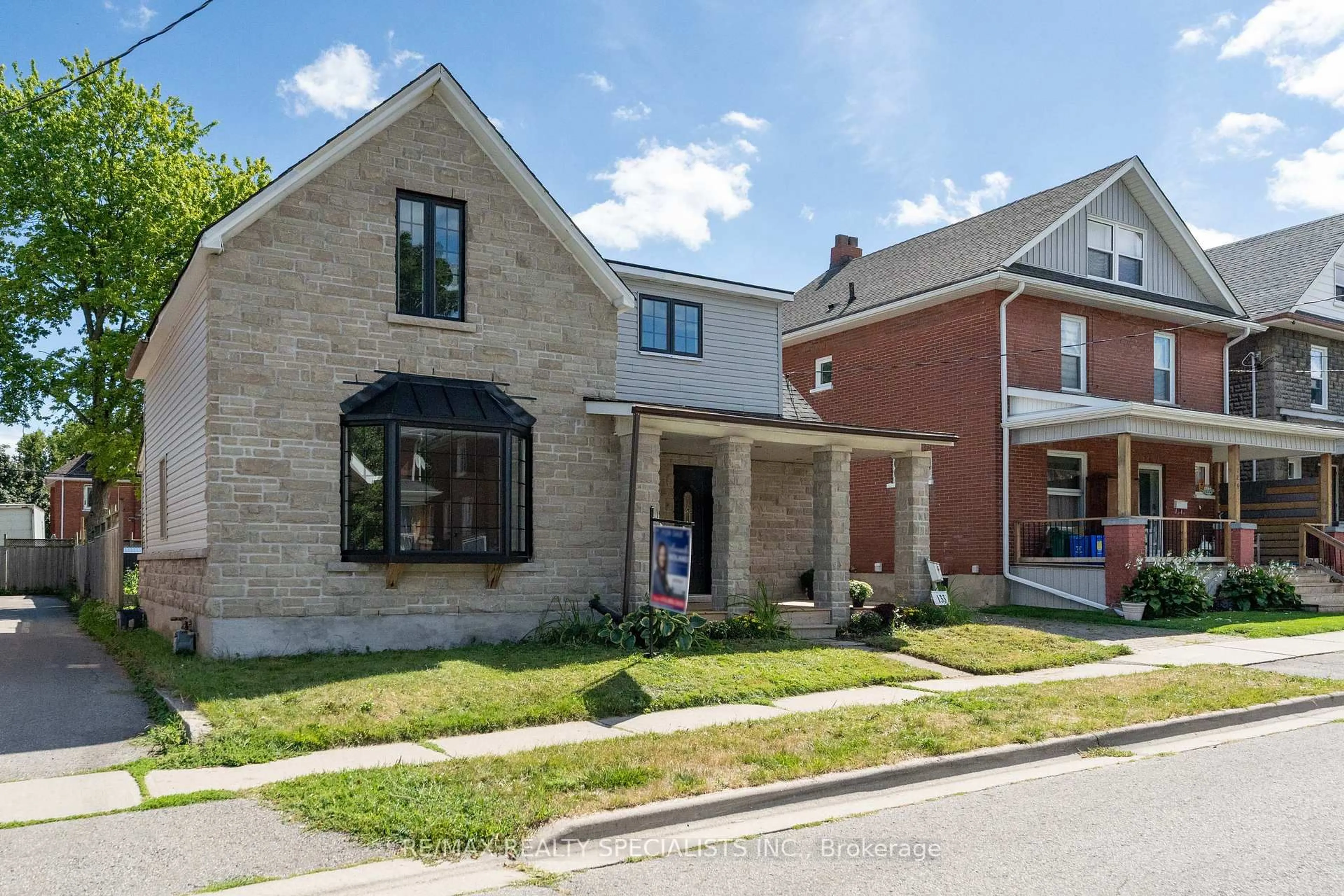 Home with brick exterior material, street for 133 Agnes St, Oshawa Ontario L1G 1V3