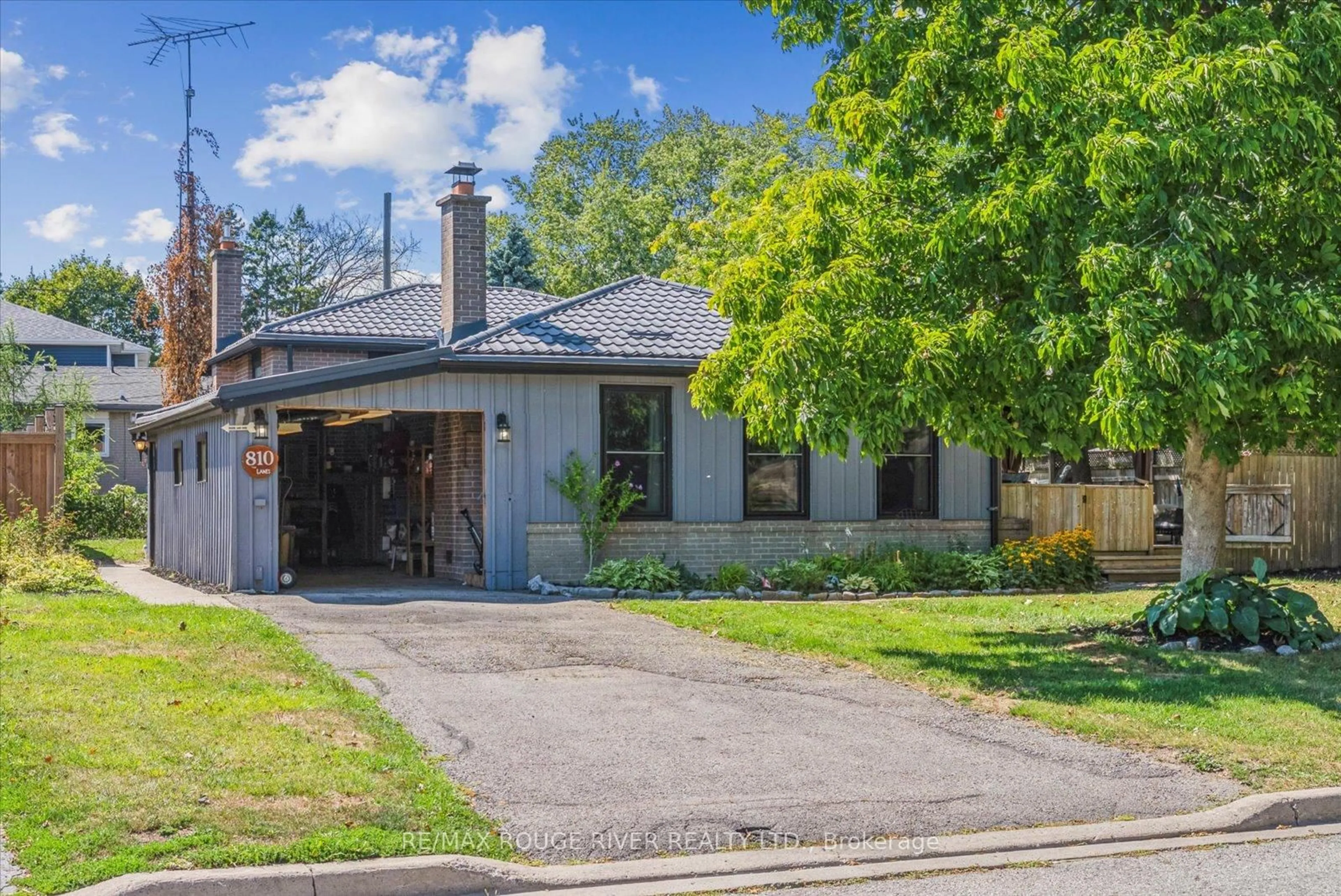 Home with brick exterior material, street for 810 Zator Ave, Pickering Ontario L1W 1X9