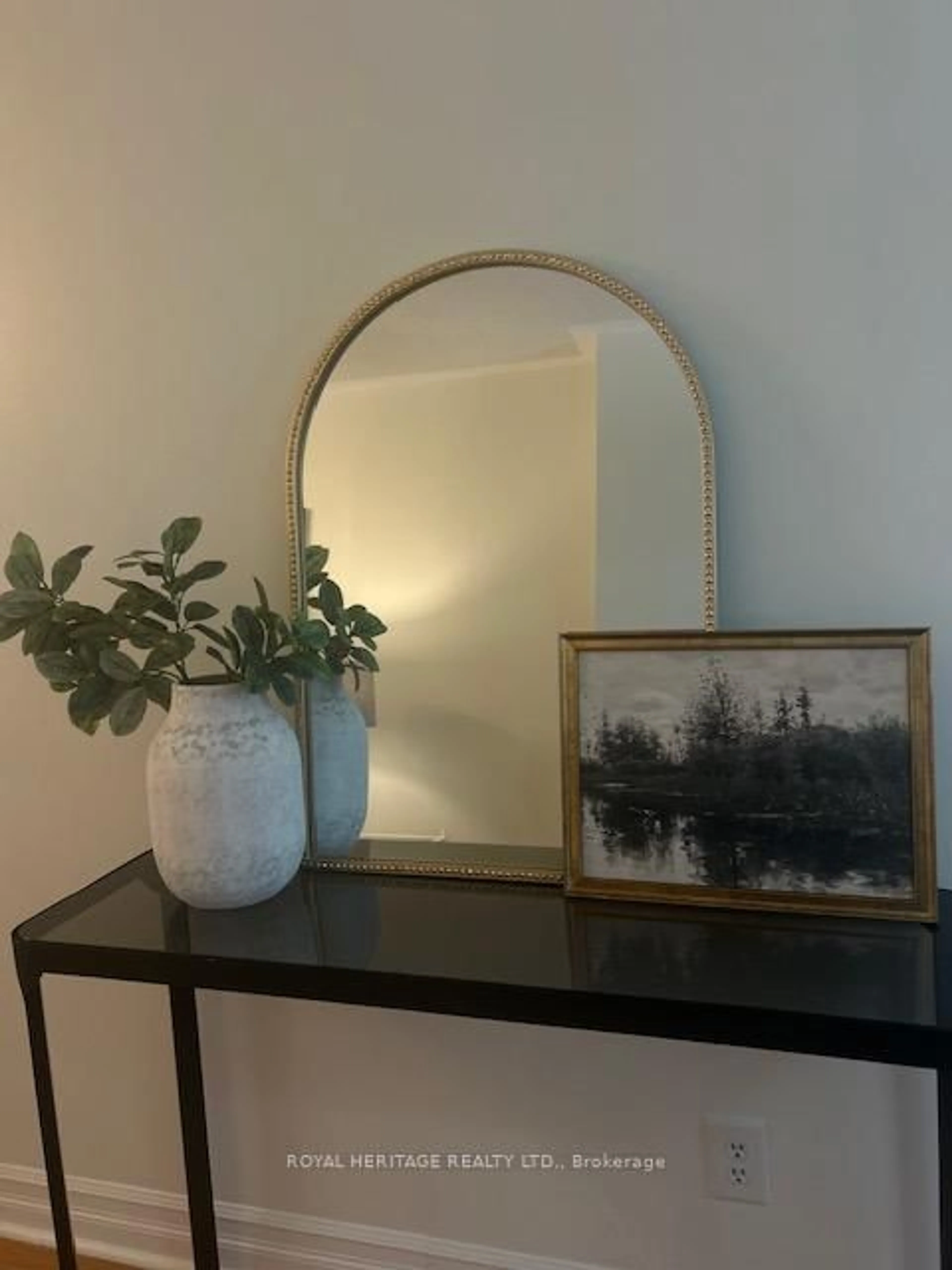 Indoor entryway for 2136 Duberry Dr, Pickering Ontario L1X 2A5