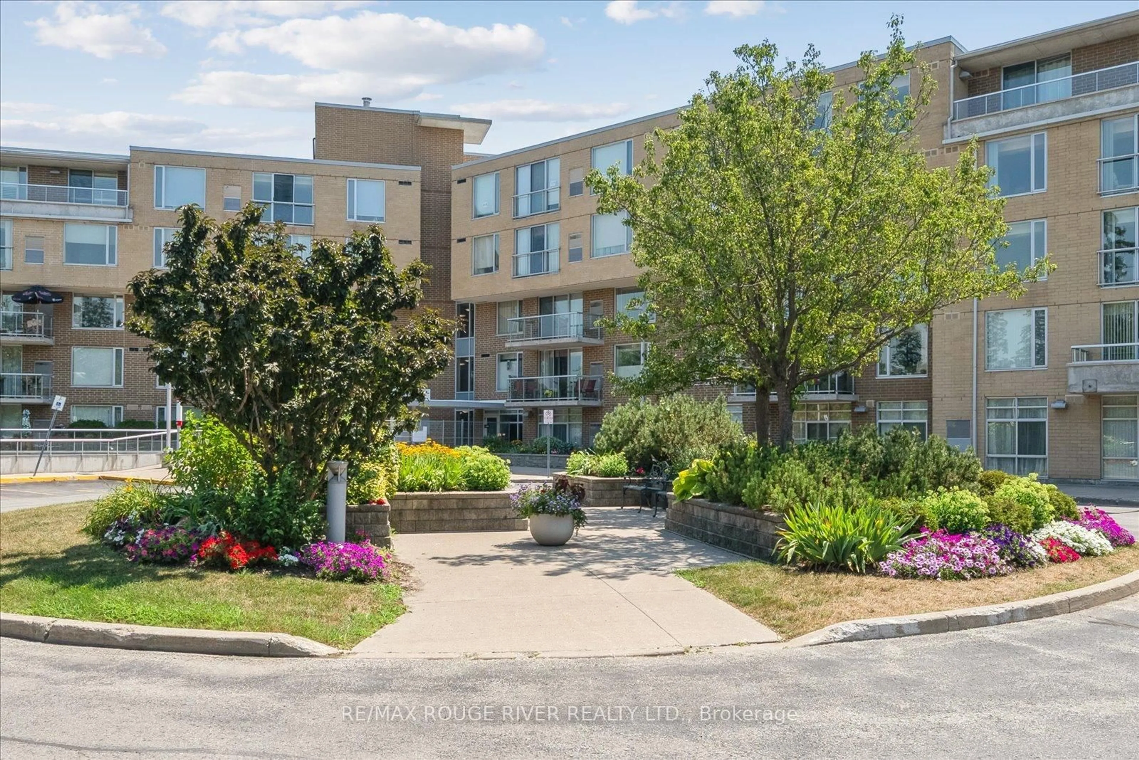Patio, unknown for 452 Scarborough Golf Club Rd #317, Toronto Ontario M1G 1H1