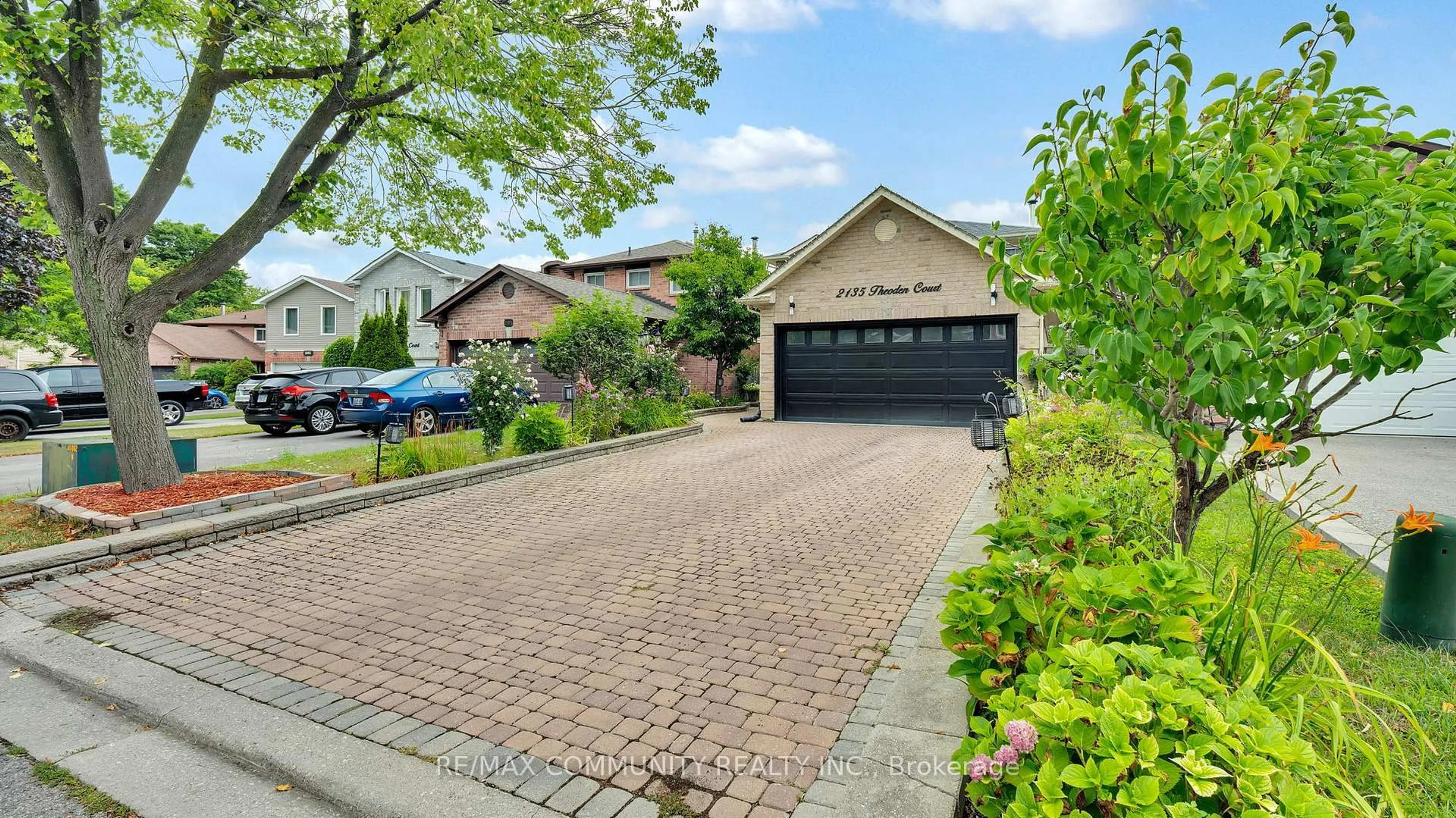 Home with brick exterior material, street for 2135 Theoden Crt, Pickering Ontario L1X 1Z9