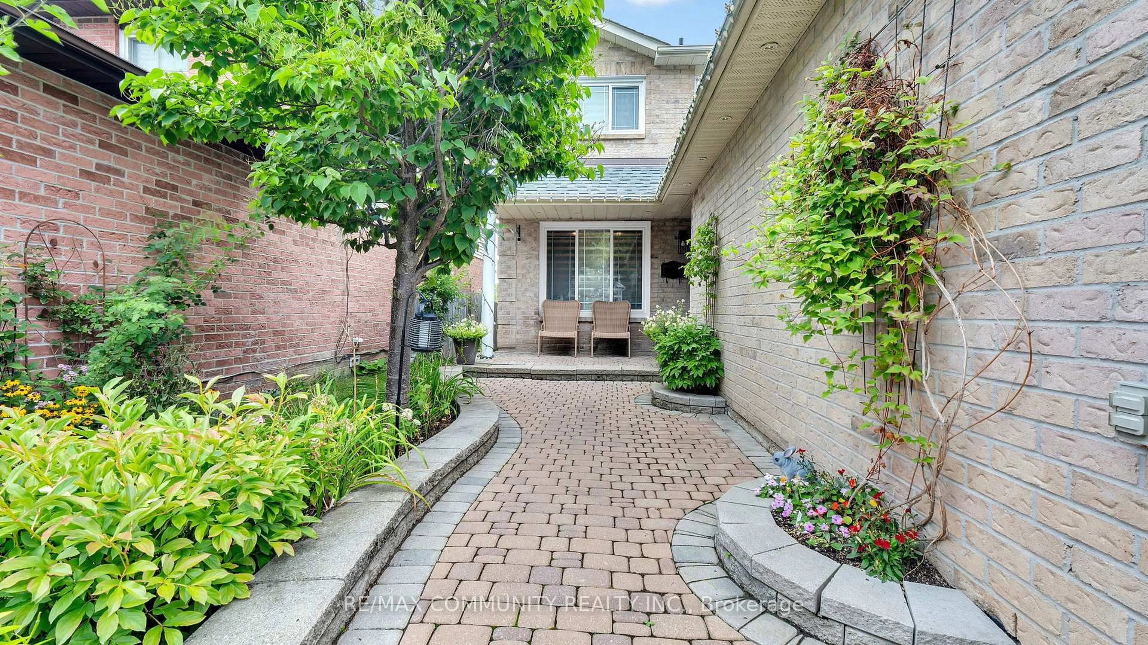 Unknown for 2135 Theoden Crt, Pickering Ontario L1X 1Z9