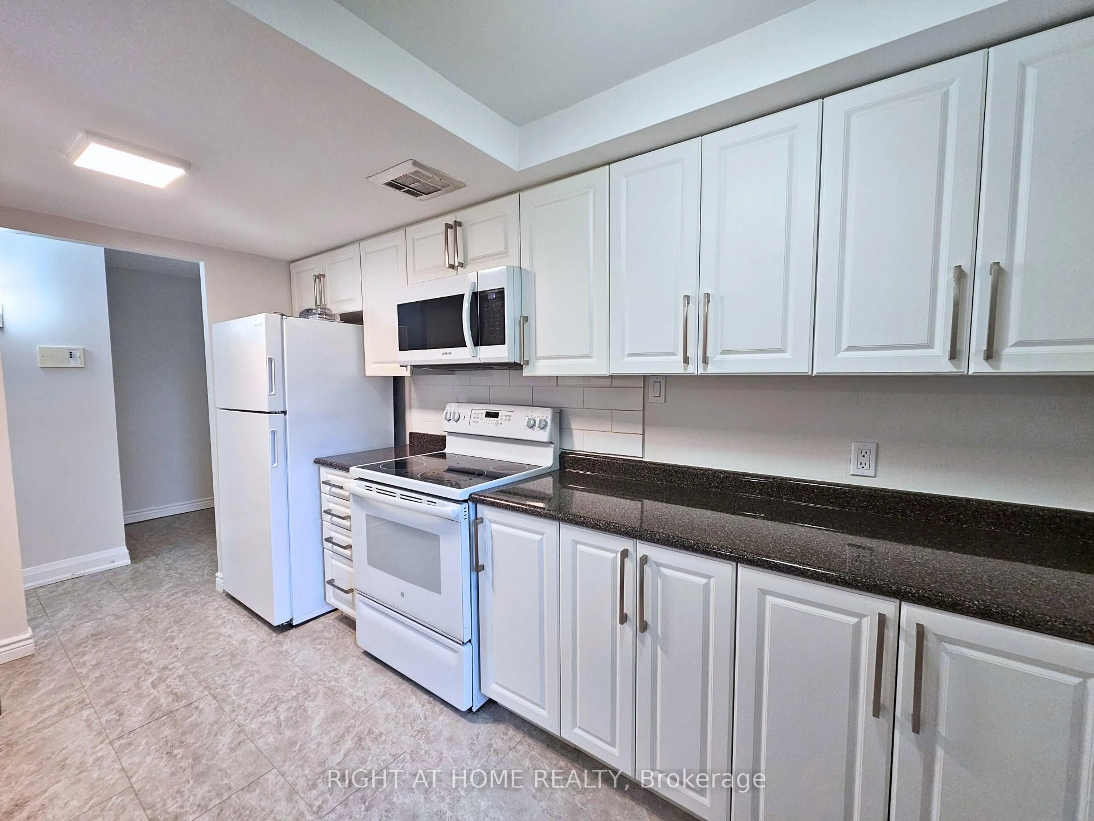 Standard kitchen, unknown for 53 Taunton Rd #61, Oshawa Ontario L1G 3T6