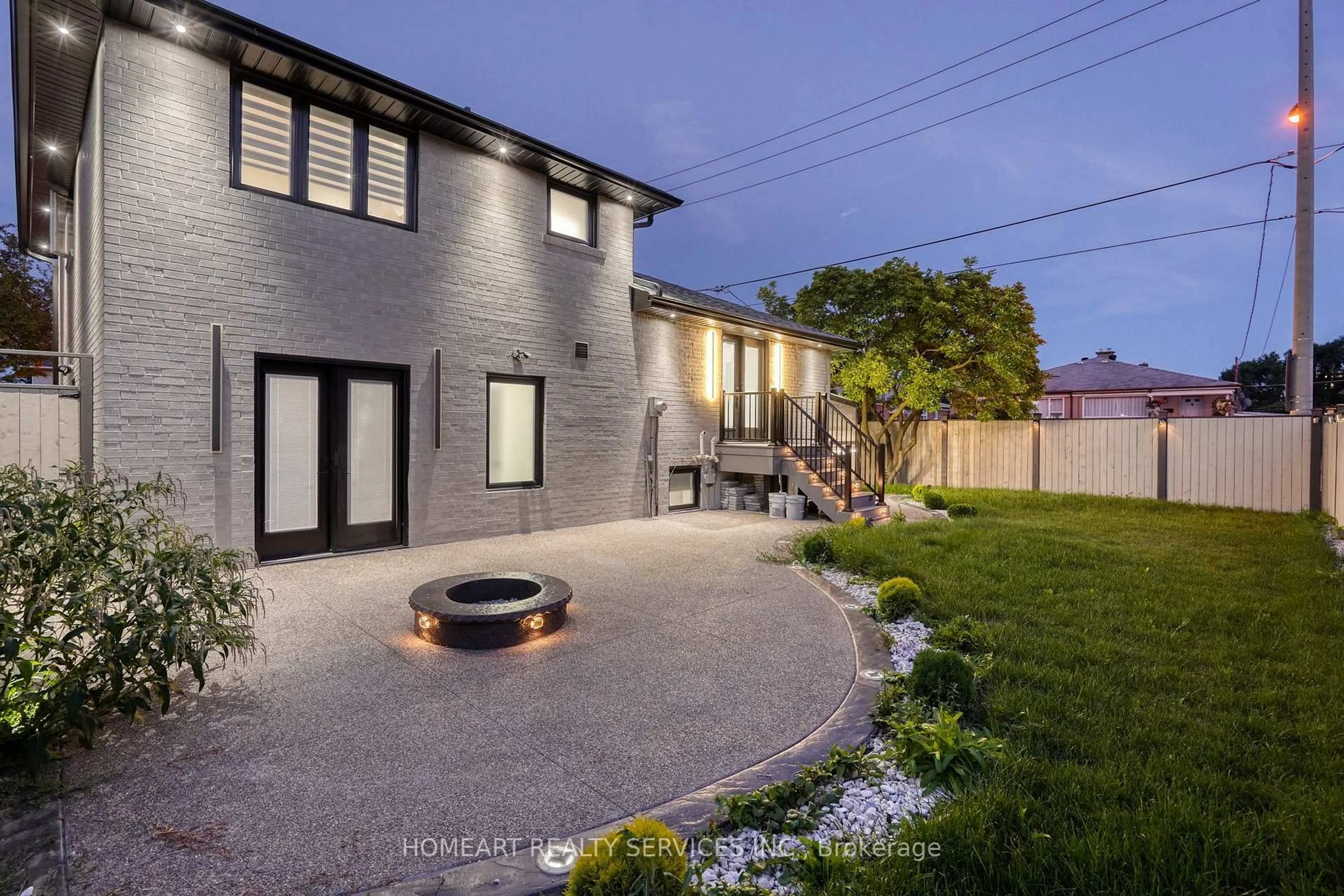Unknown for 35 Munford Cres, Toronto Ontario M4B 1B9