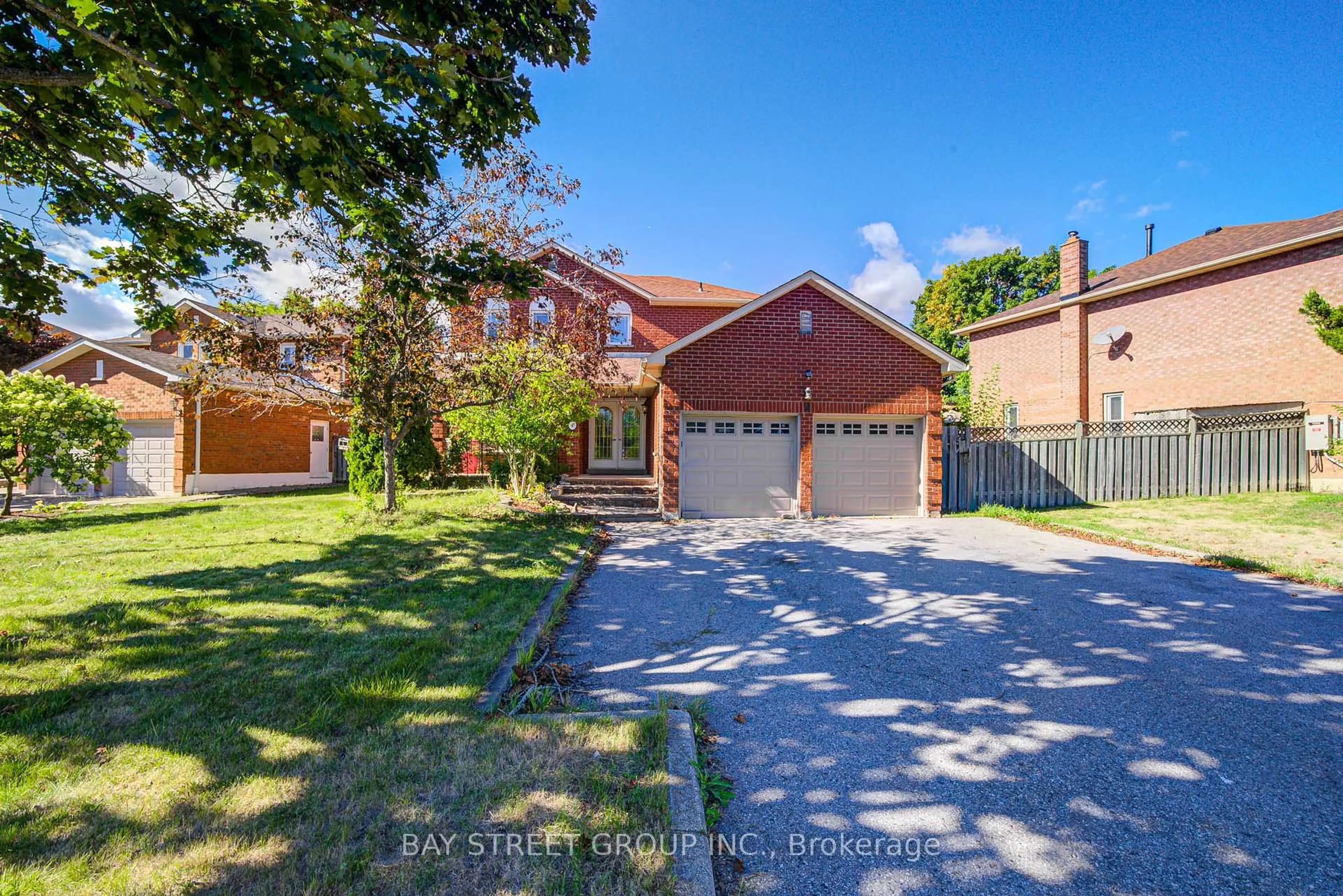 A pic from outside/outdoor area/front of a property/back of a property/a pic from drone, street for 2 Intrepid Dr, Whitby Ontario L1N 8R7
