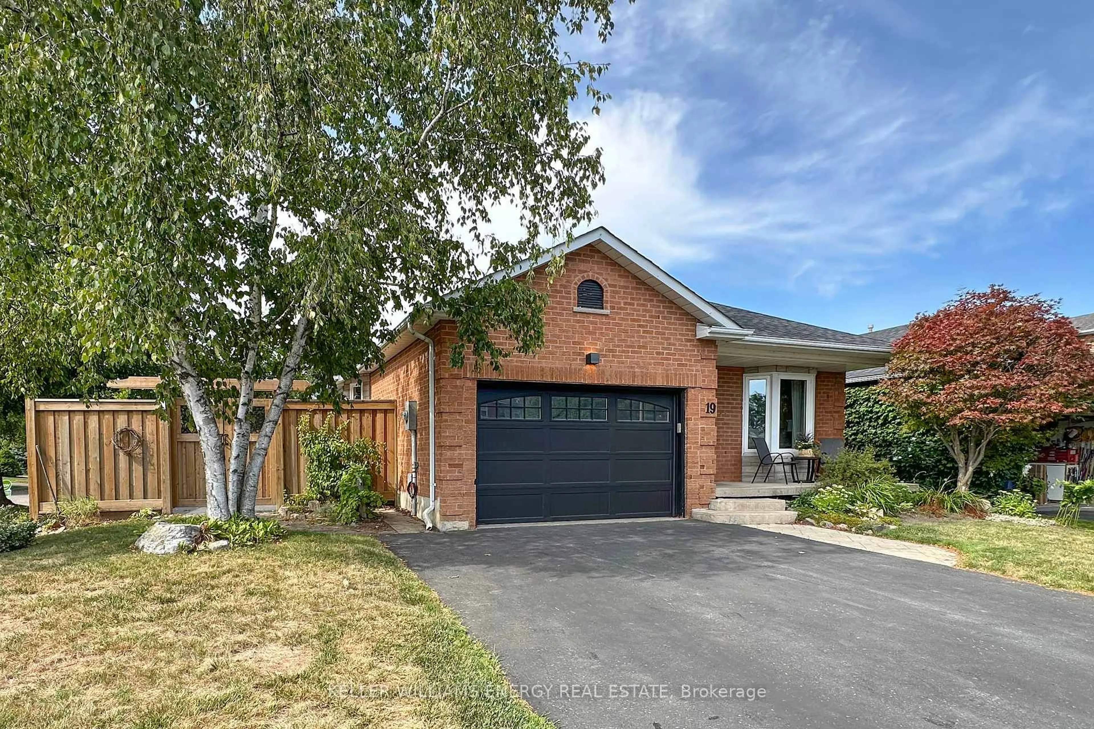Home with brick exterior material, street for 19 Stephen Ave, Clarington Ontario L1E 1Z2