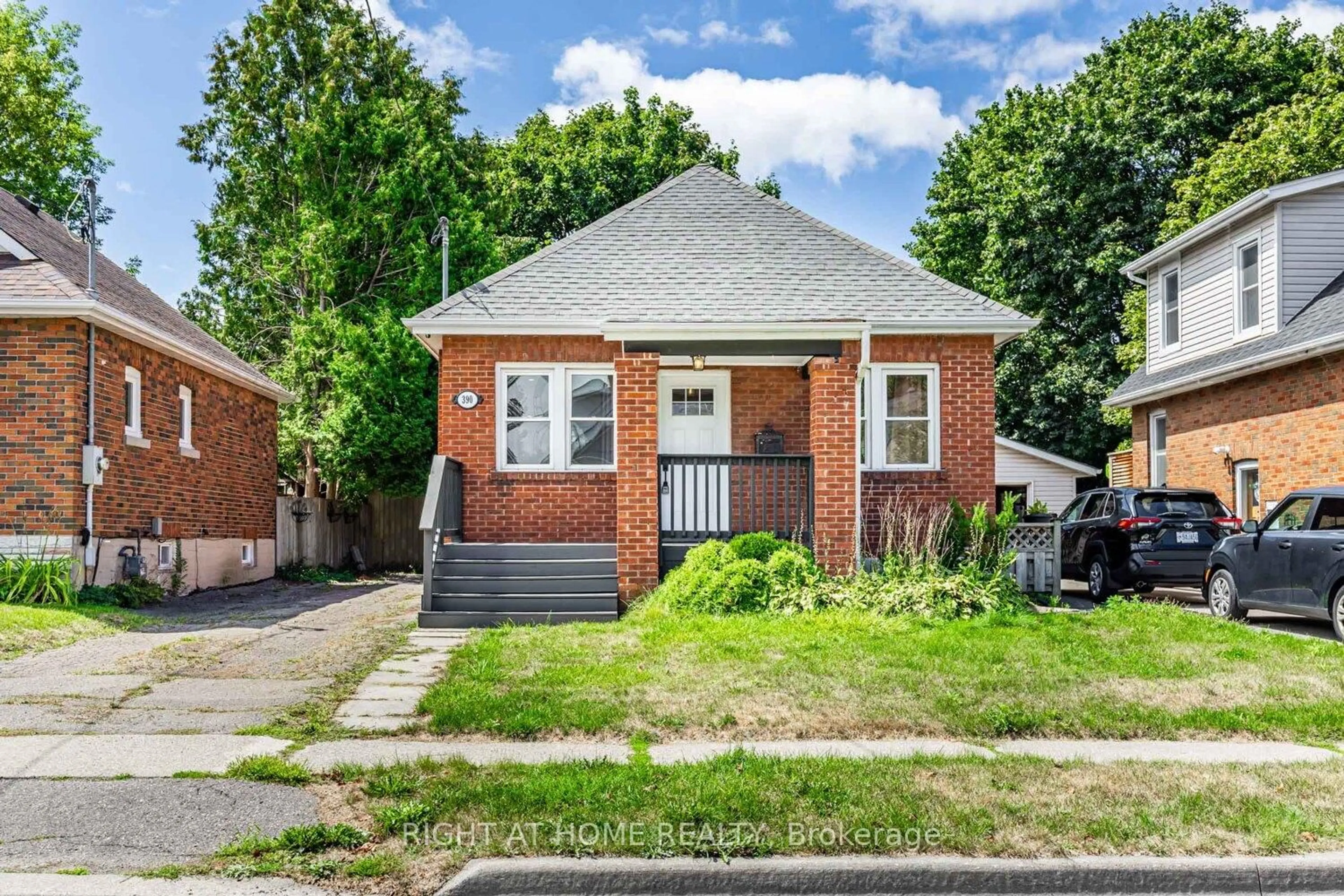 Home with brick exterior material, street for 390 Jarvis St, Oshawa Ontario L1G 5L2