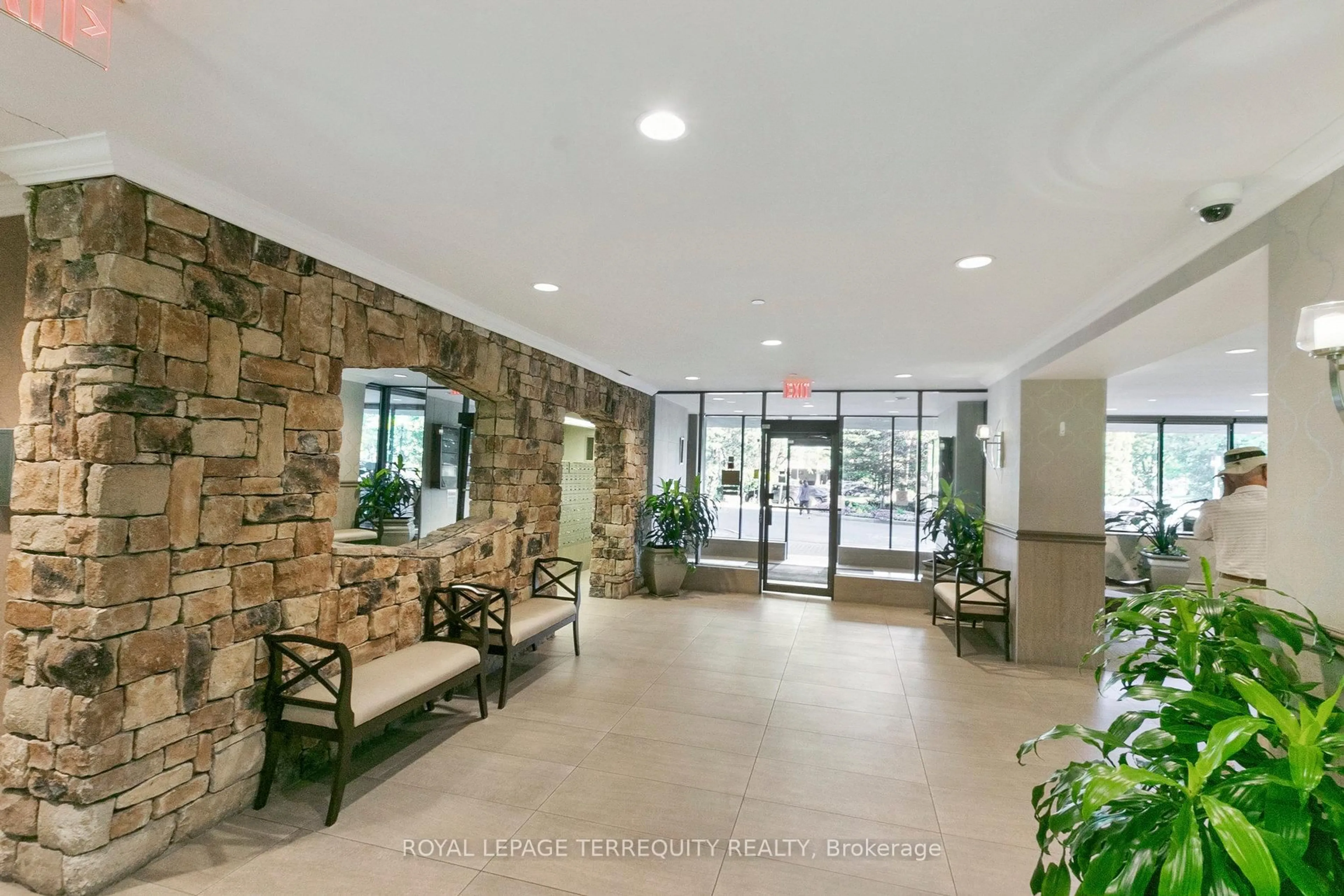 Indoor foyer for 2330 Bridletowne Circ #1501, Toronto Ontario M1W 3P6
