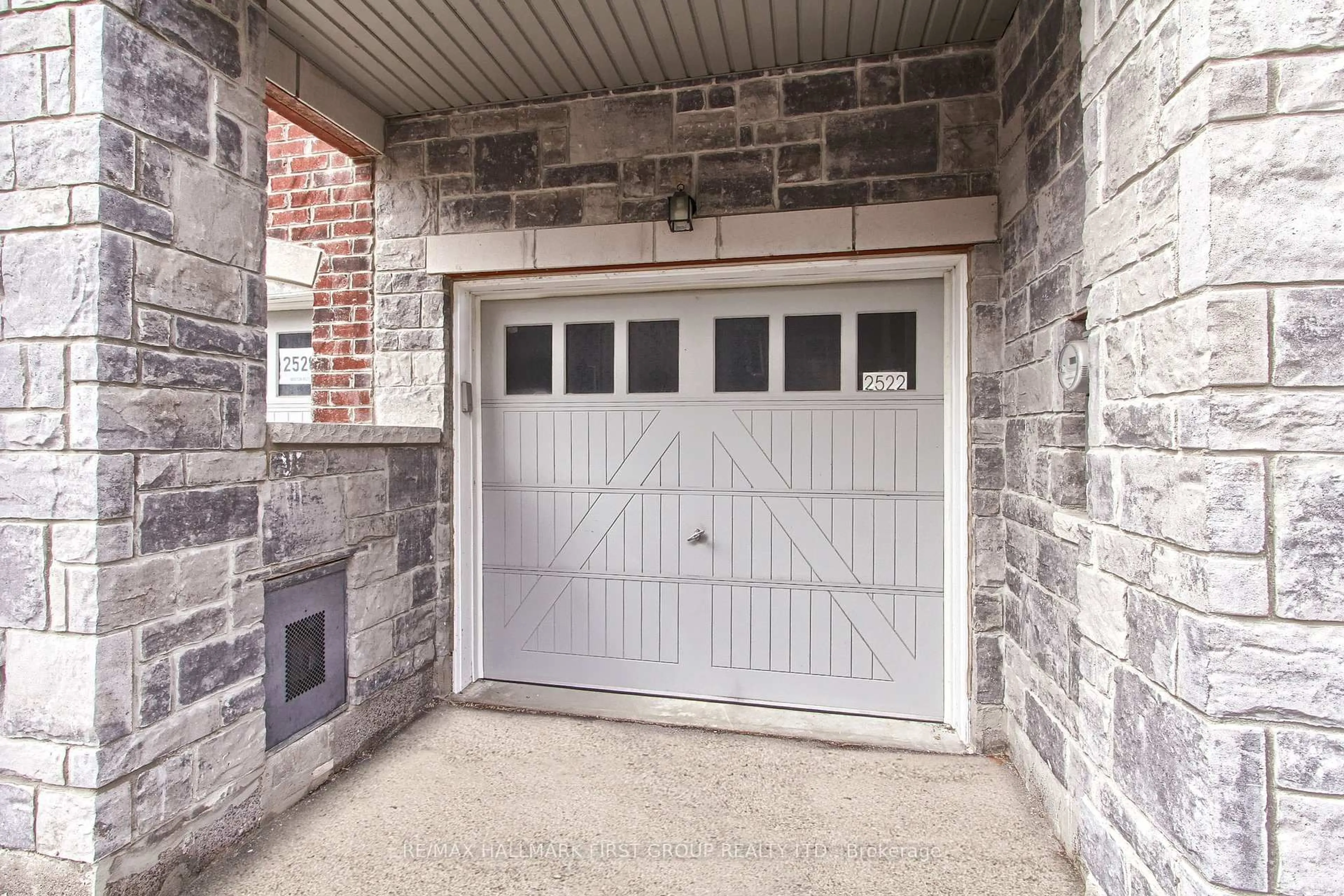 Indoor entryway for 2522 Boston Glen, Pickering Ontario L1X 0E4