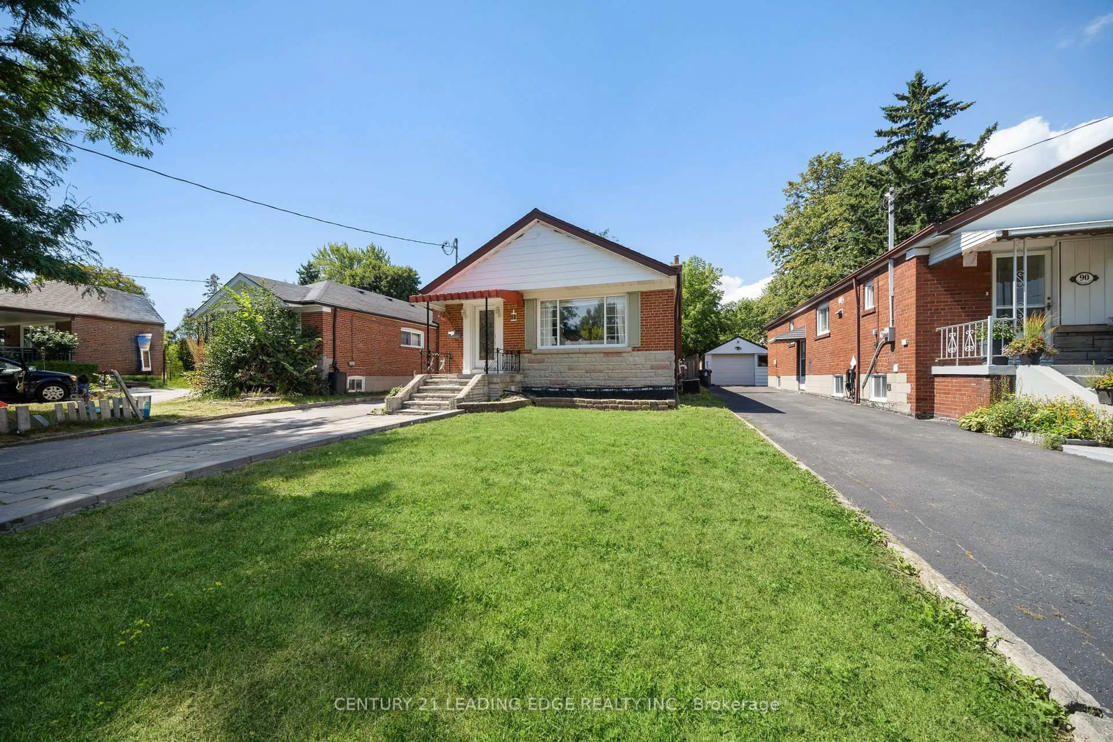 A pic from outside/outdoor area/front of a property/back of a property/a pic from drone, street for 88 Canlish Rd, Toronto Ontario M1P 1S9