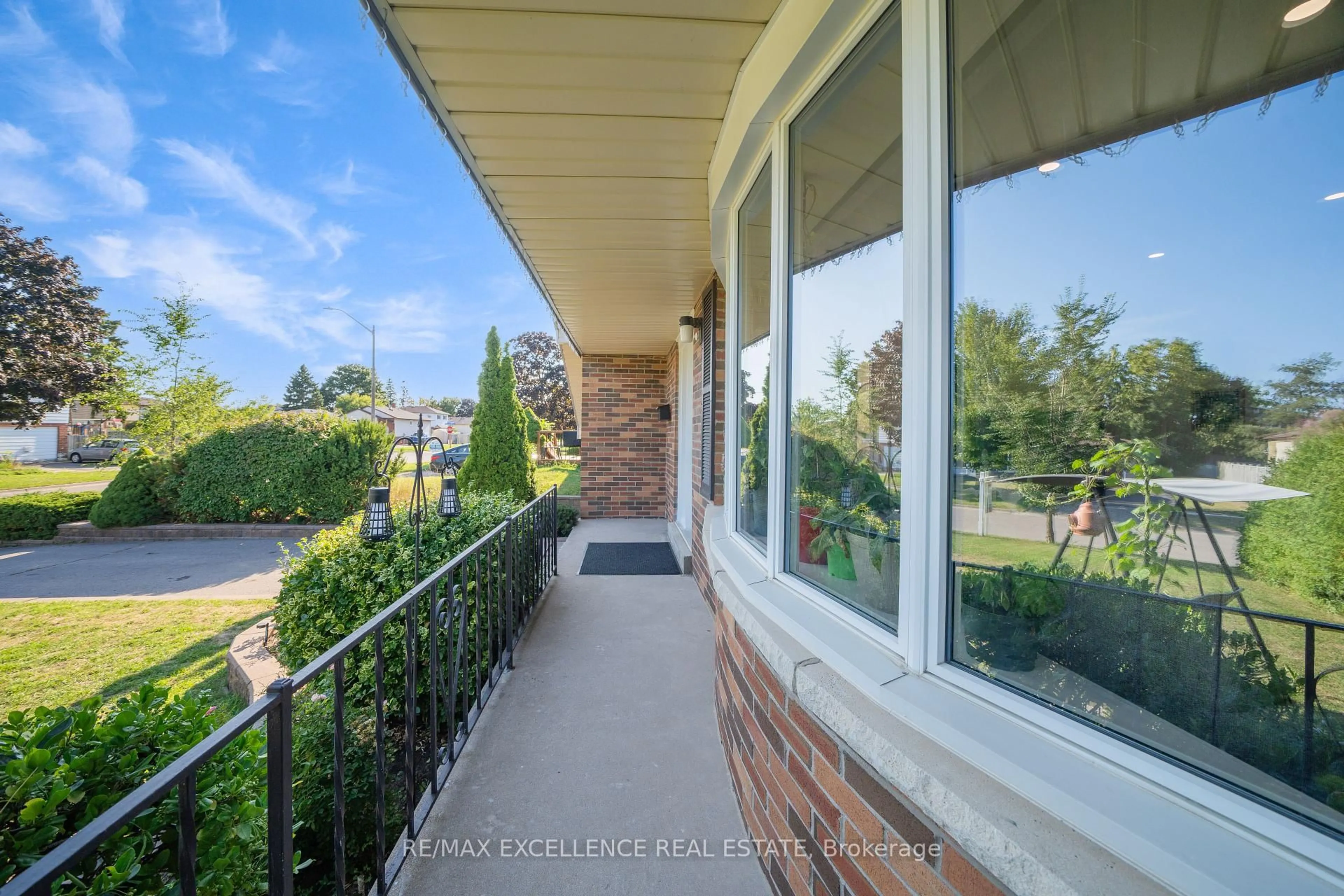 Unknown for 110 Seneca Ave, Oshawa Ontario L1G 3V4