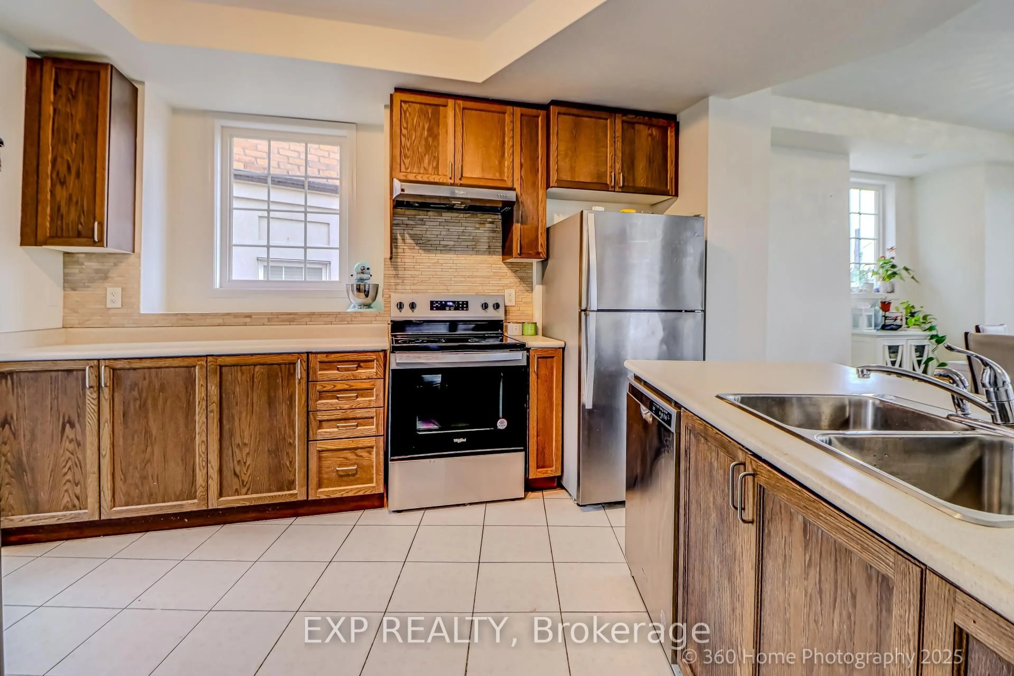 Standard kitchen, ceramic/tile floor for 23 Island Rd #26, Toronto Ontario M1C 0E4
