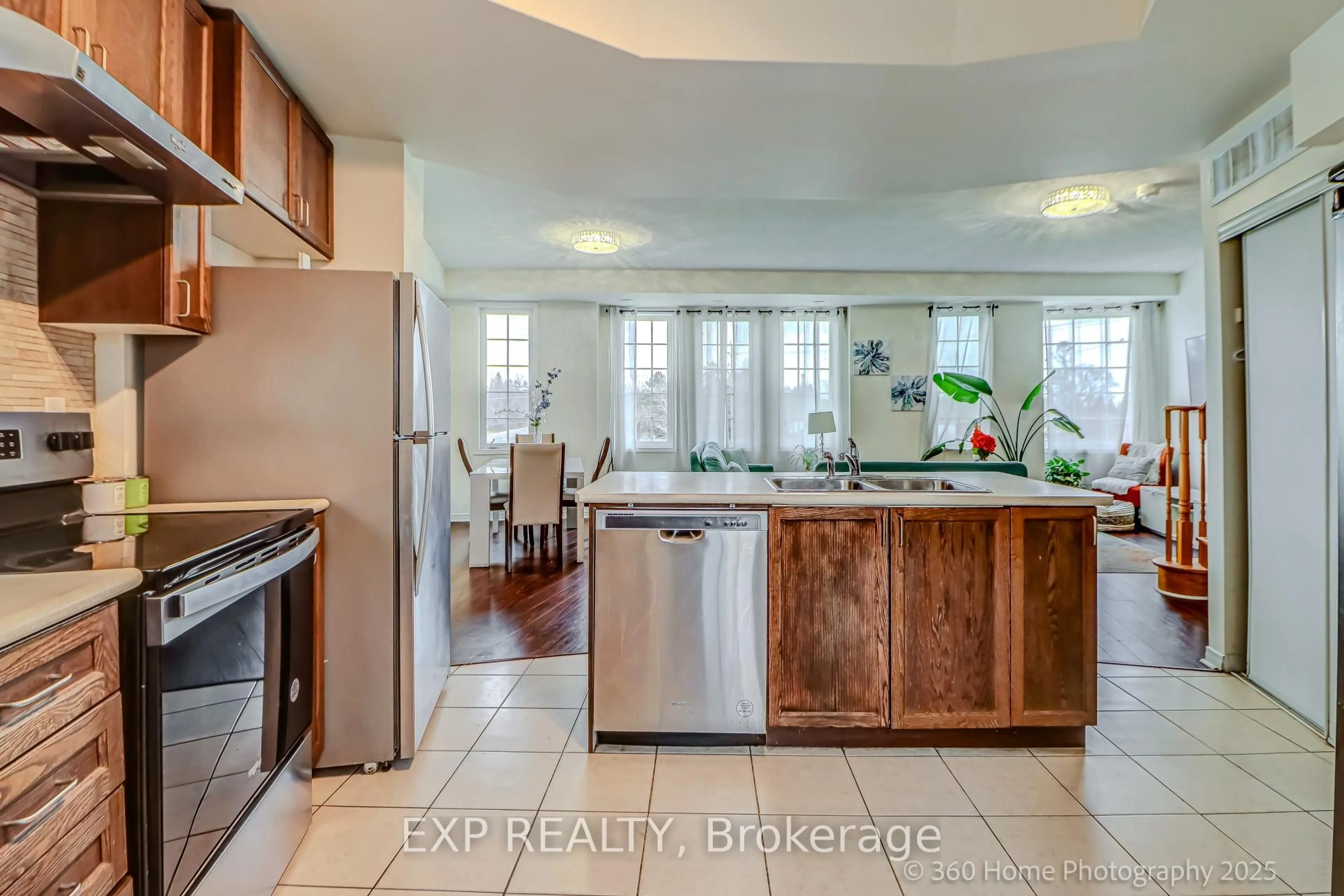 Open concept kitchen, ceramic/tile floor for 23 Island Rd #26, Toronto Ontario M1C 0E4