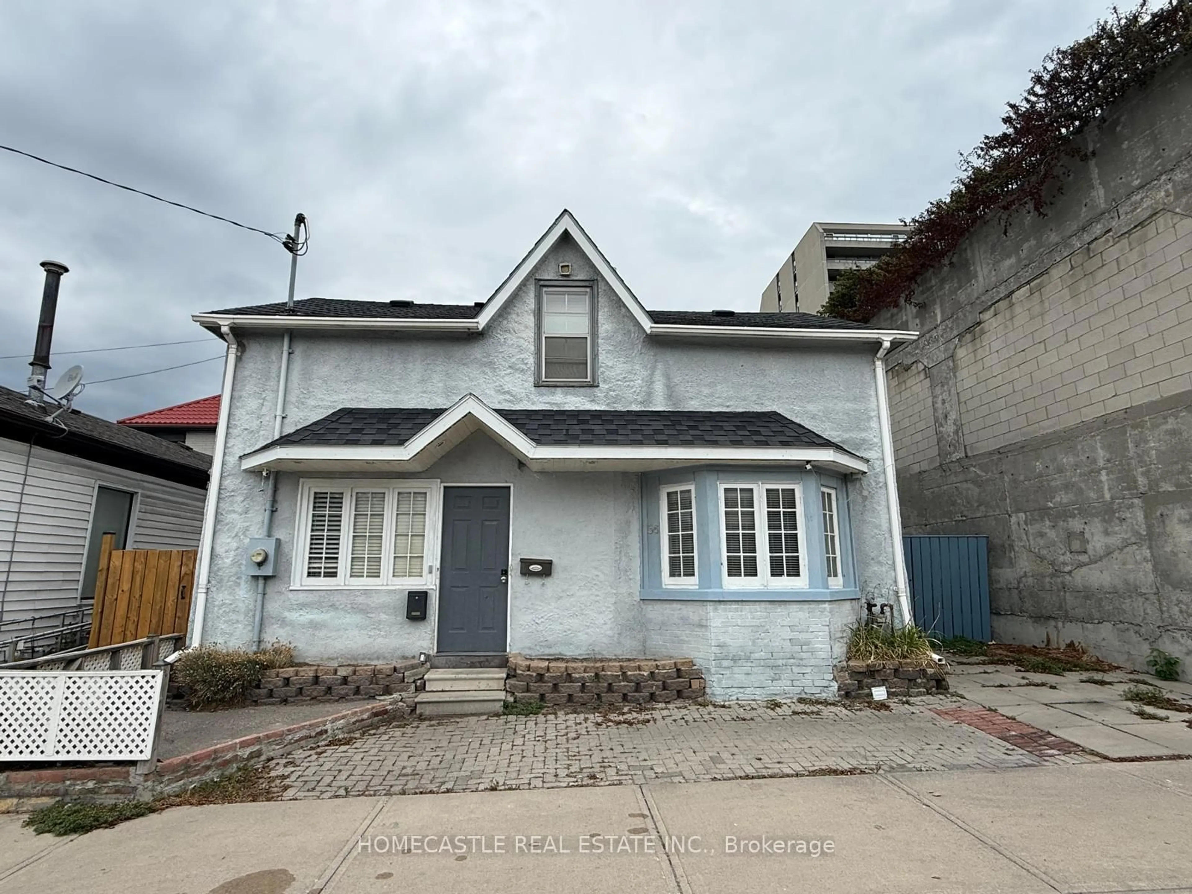 Unknown for 36 Richmond St, Oshawa Ontario L1G 1E5