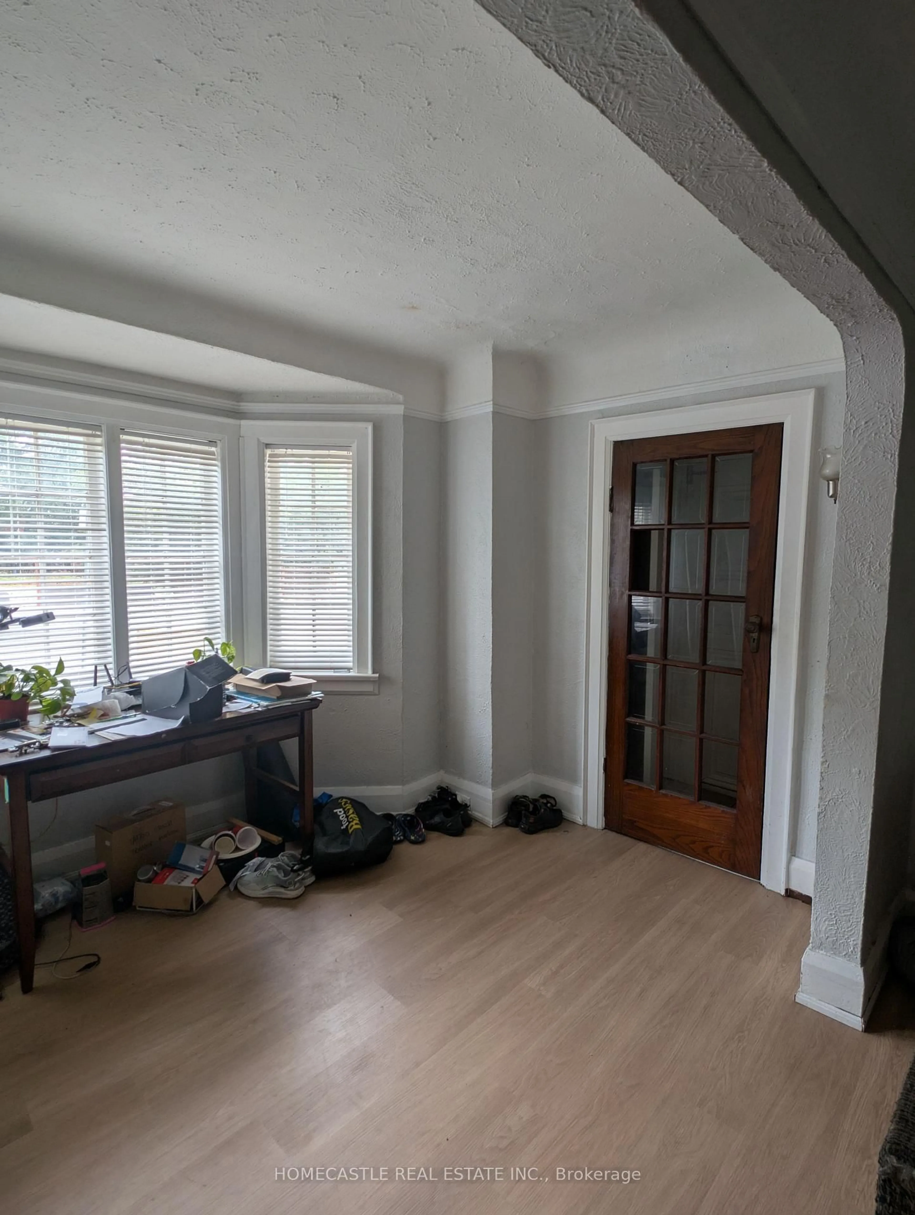 A pic of a room for 36 Richmond St, Oshawa Ontario L1G 1E5