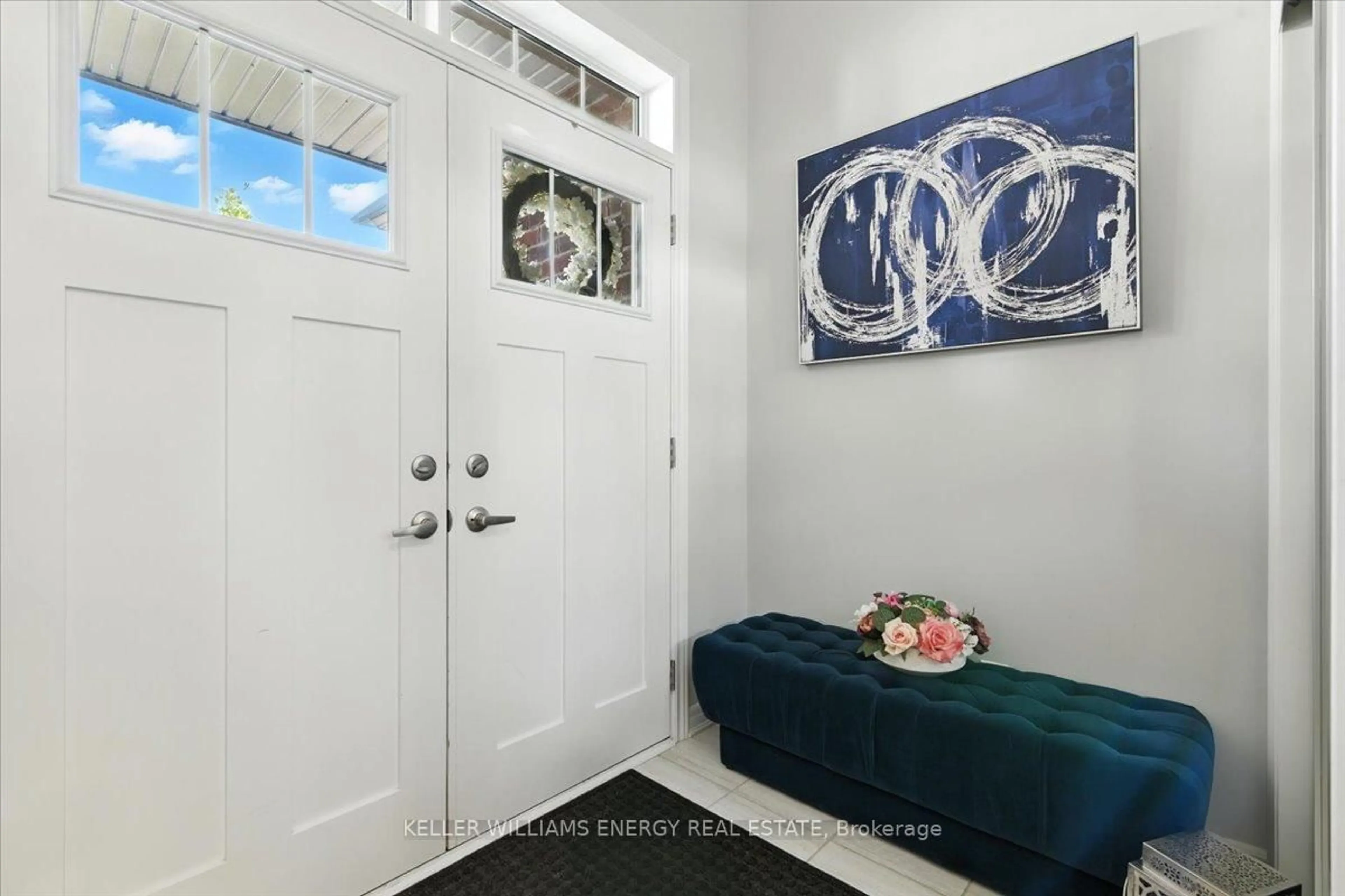 Indoor entryway for 6 Marlborough St, Whitby Ontario L1R 0R2