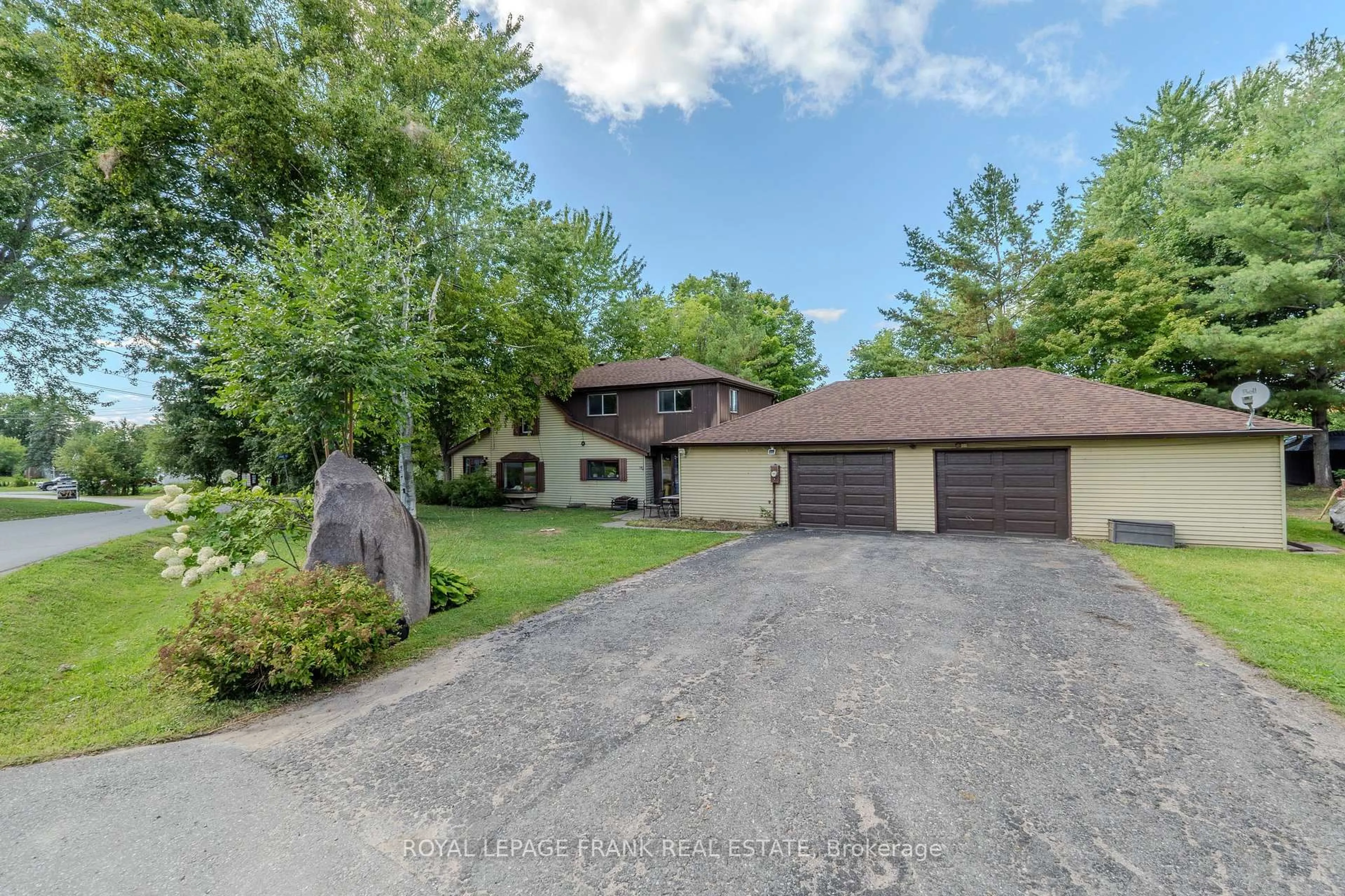 A pic from outside/outdoor area/front of a property/back of a property/a pic from drone, unknown for 91 Centre St, Scugog Ontario L0B 1E0