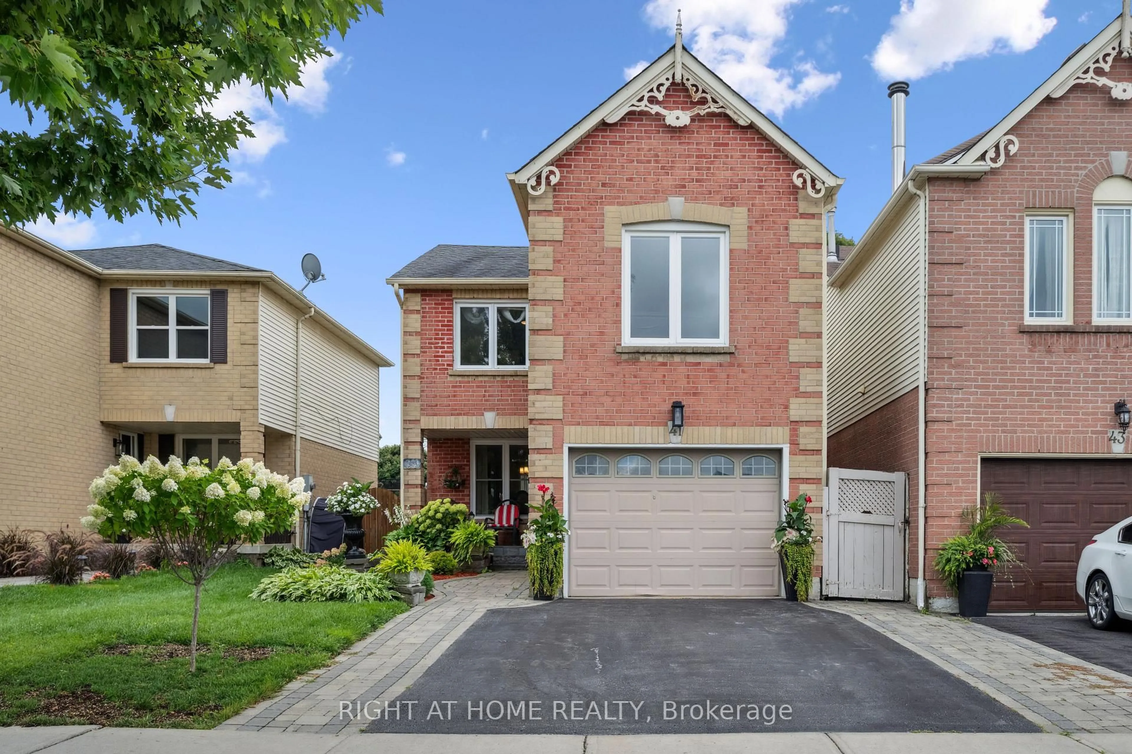 Home with brick exterior material, street for 41 Yorkville Dr, Clarington Ontario L1E 2A7