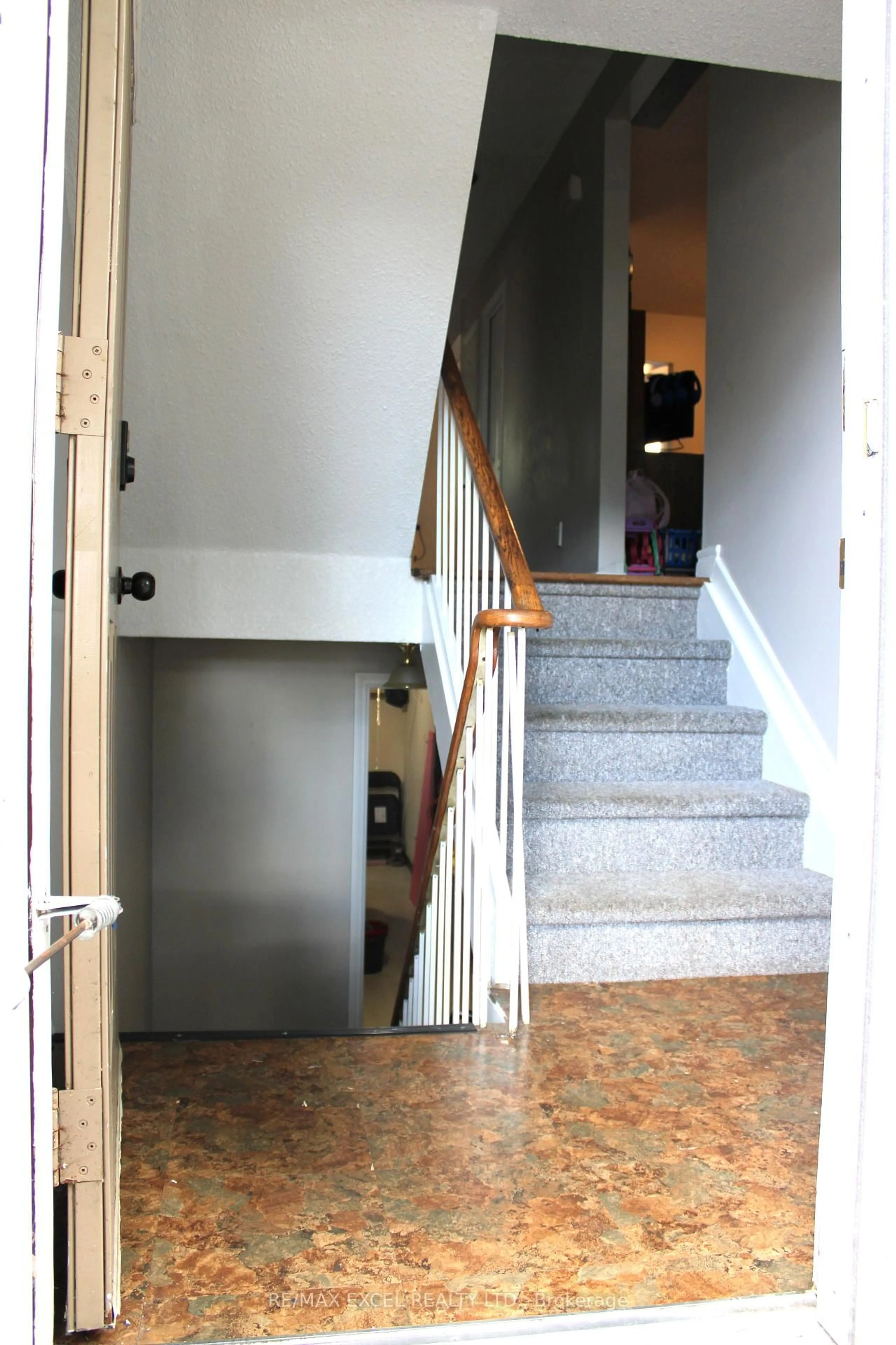 Unknown for 216 Northminster Crt, Oshawa Ontario L1G 3T3