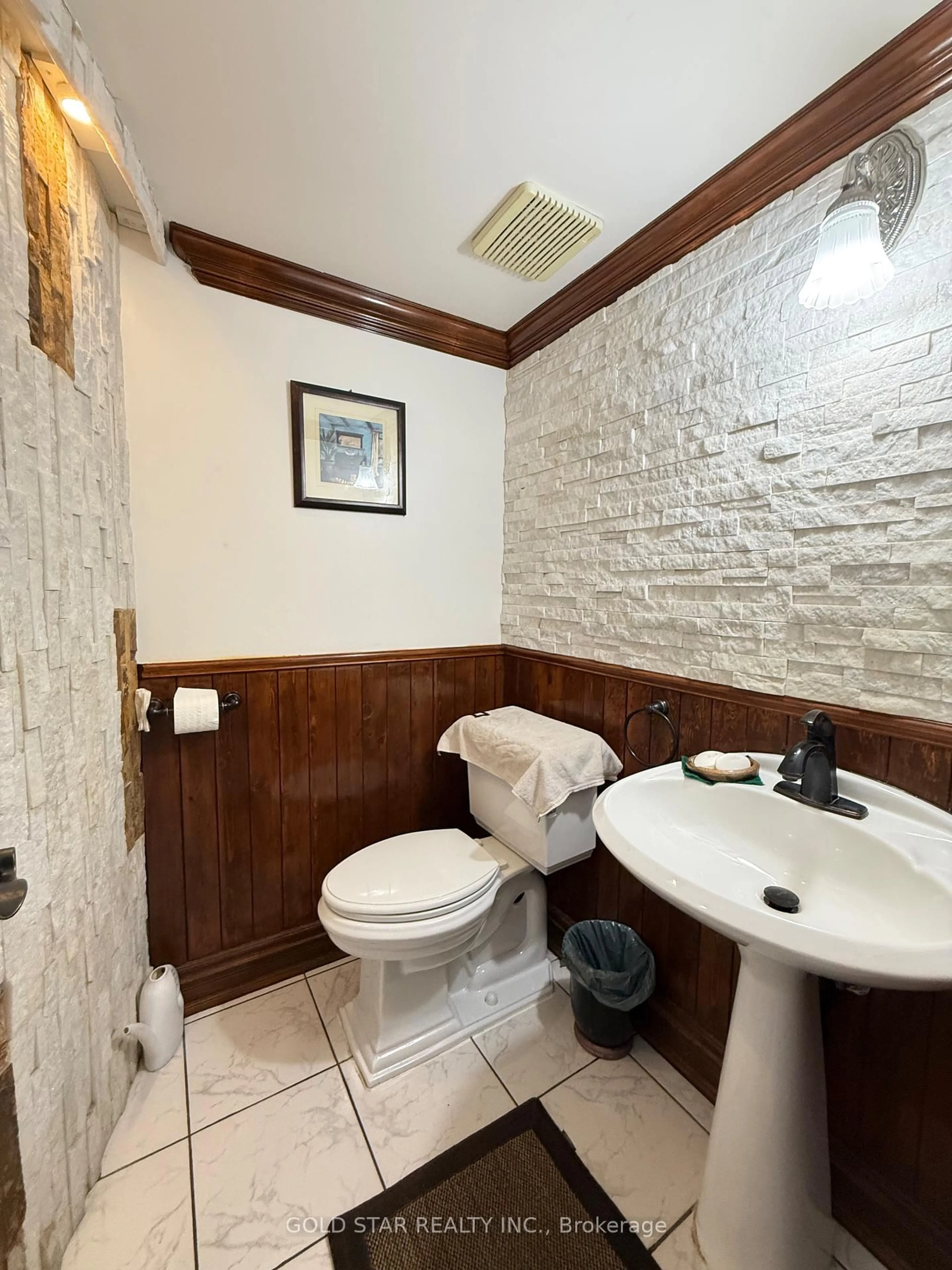 Standard bathroom, ceramic/tile floor for 91 Lavery Tr, Toronto Ontario M1C 4Z2
