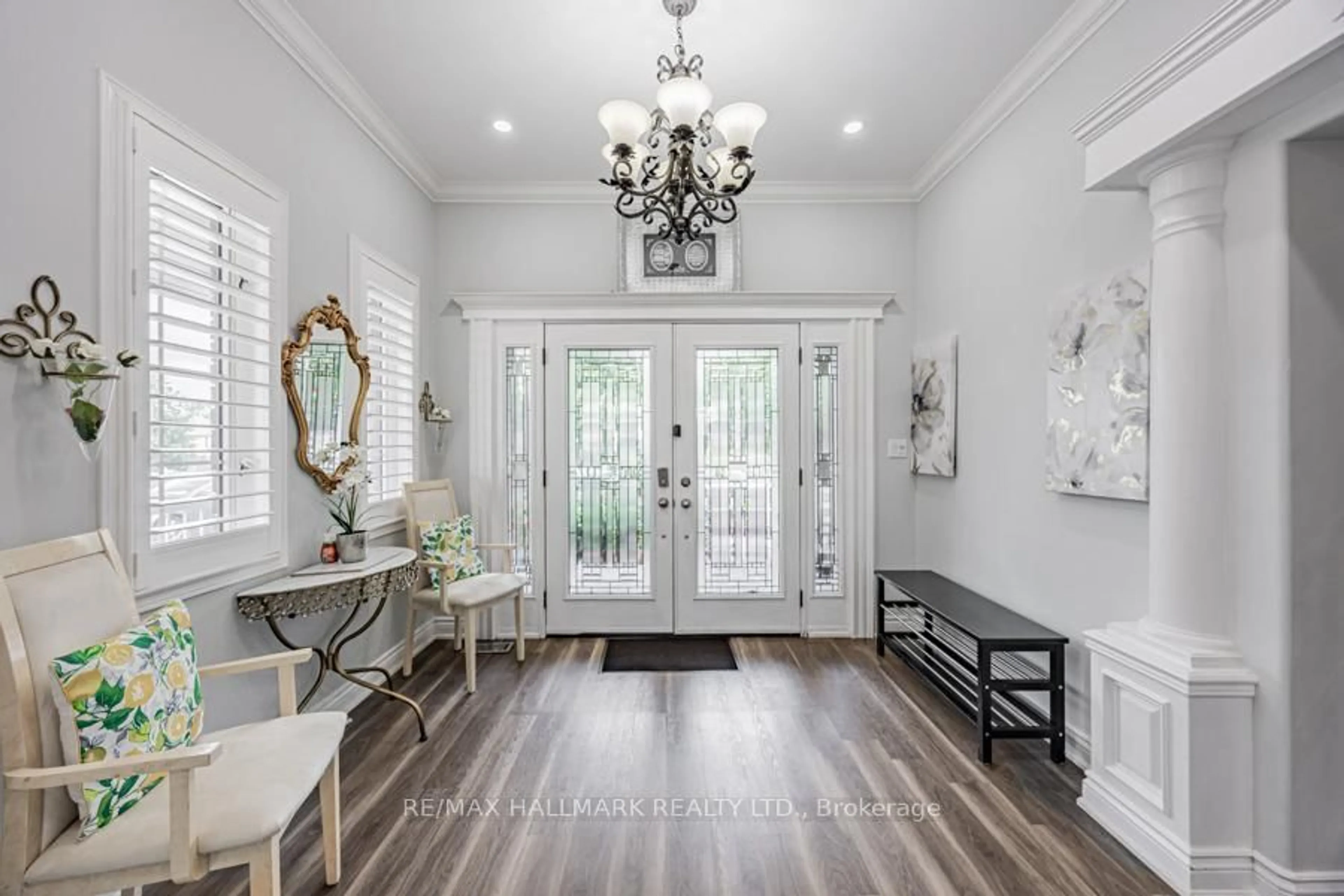 Indoor entryway for 1109 Keswick Crt, Oshawa Ontario L1K 2V2
