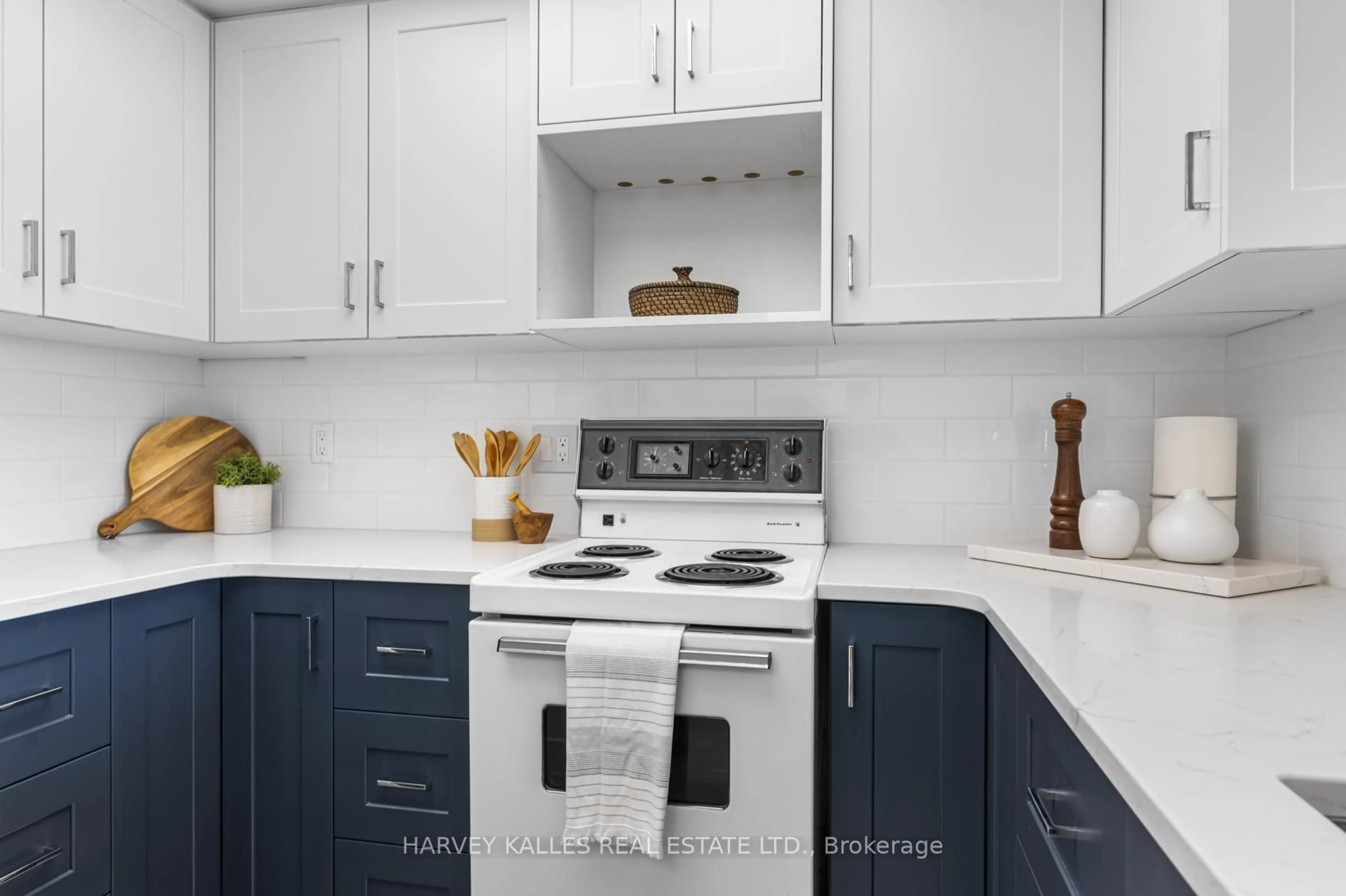 Open concept kitchen, ceramic/tile floor for 5 Greystone Walk Dr #915, Toronto Ontario M1K 5J5