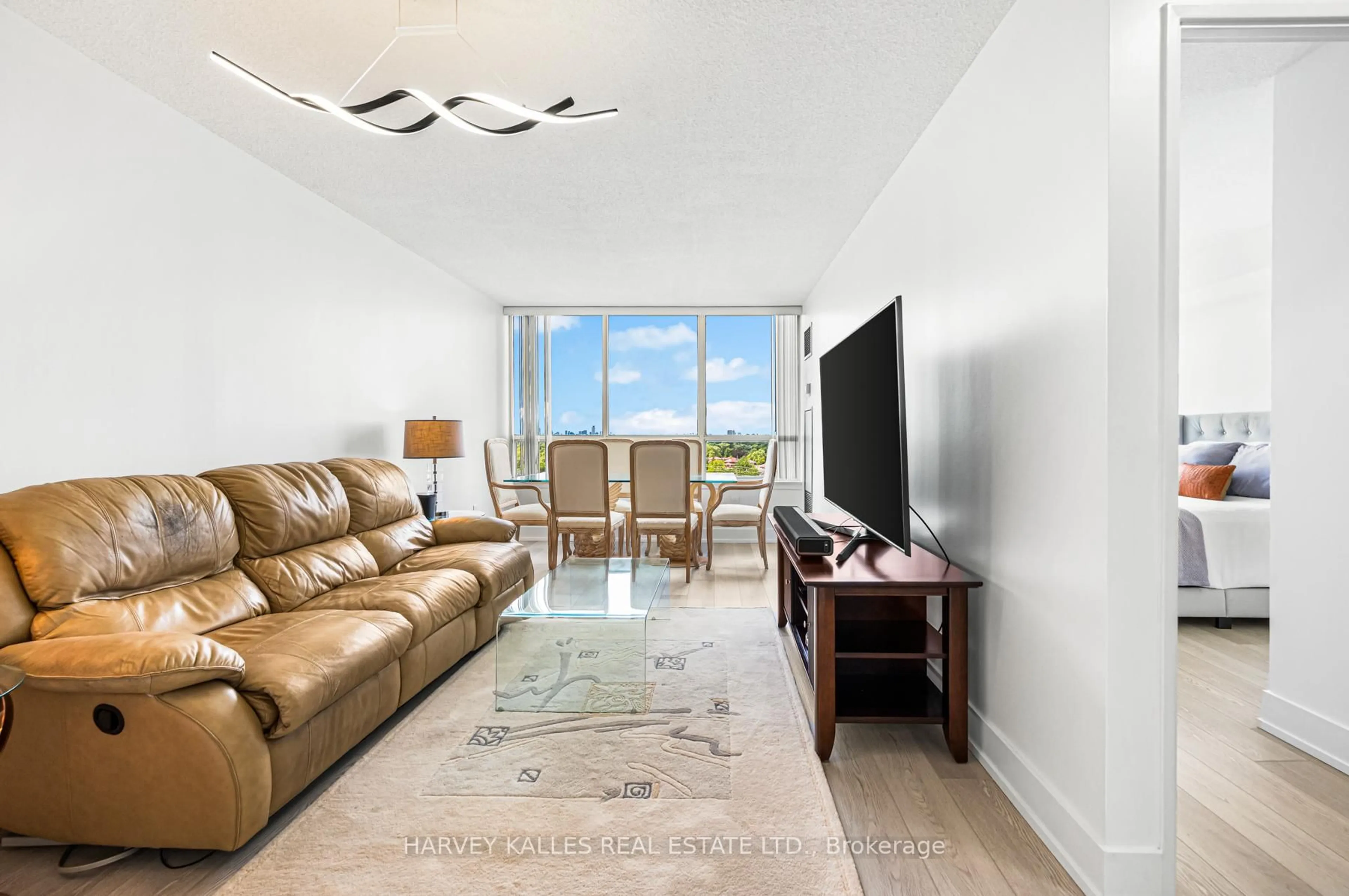 Living room with furniture, unknown for 5 Greystone Walk Dr #915, Toronto Ontario M1K 5J5
