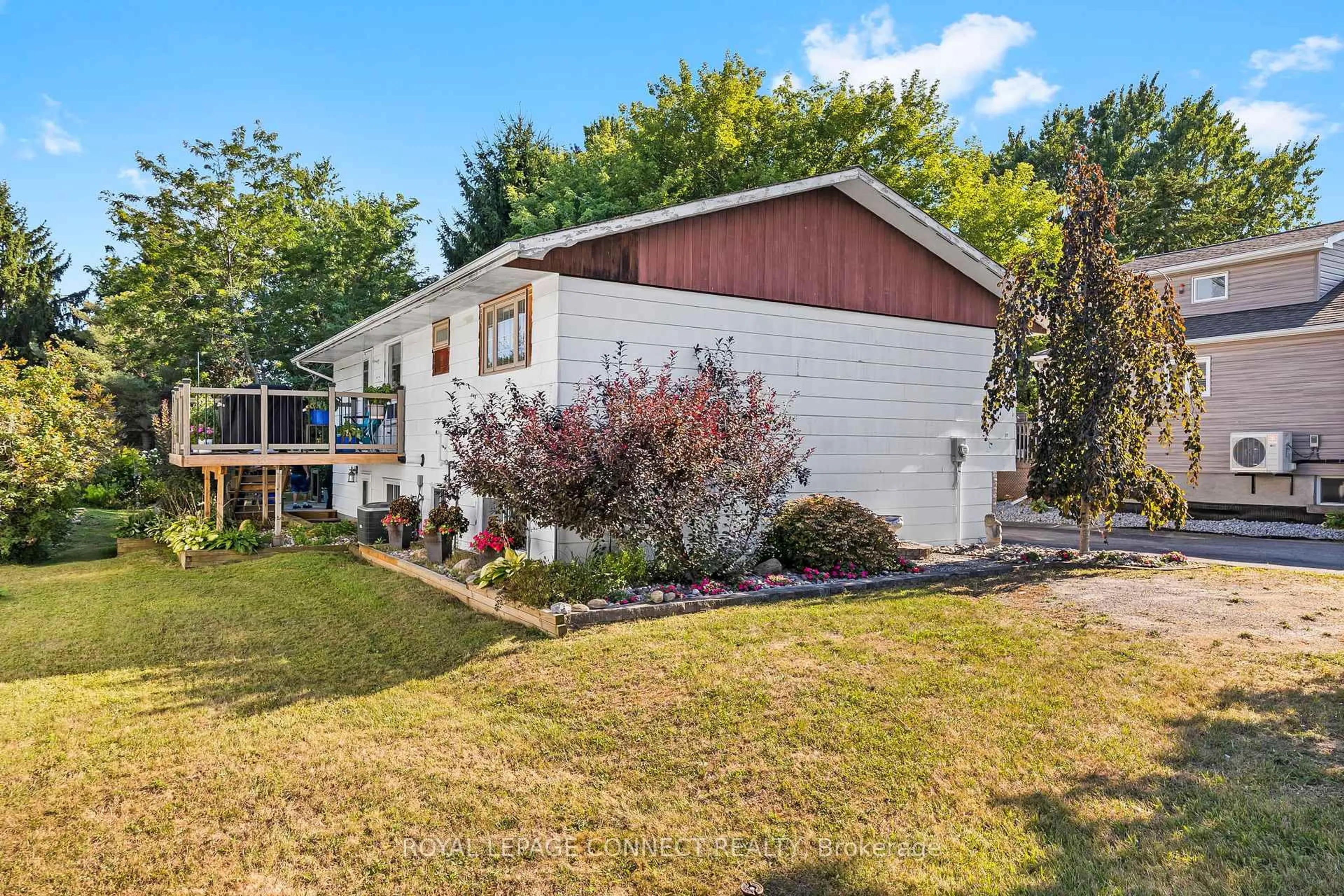 Home with vinyl exterior material, unknown for 35 Lawson Rd, Clarington Ontario L1E 2K3