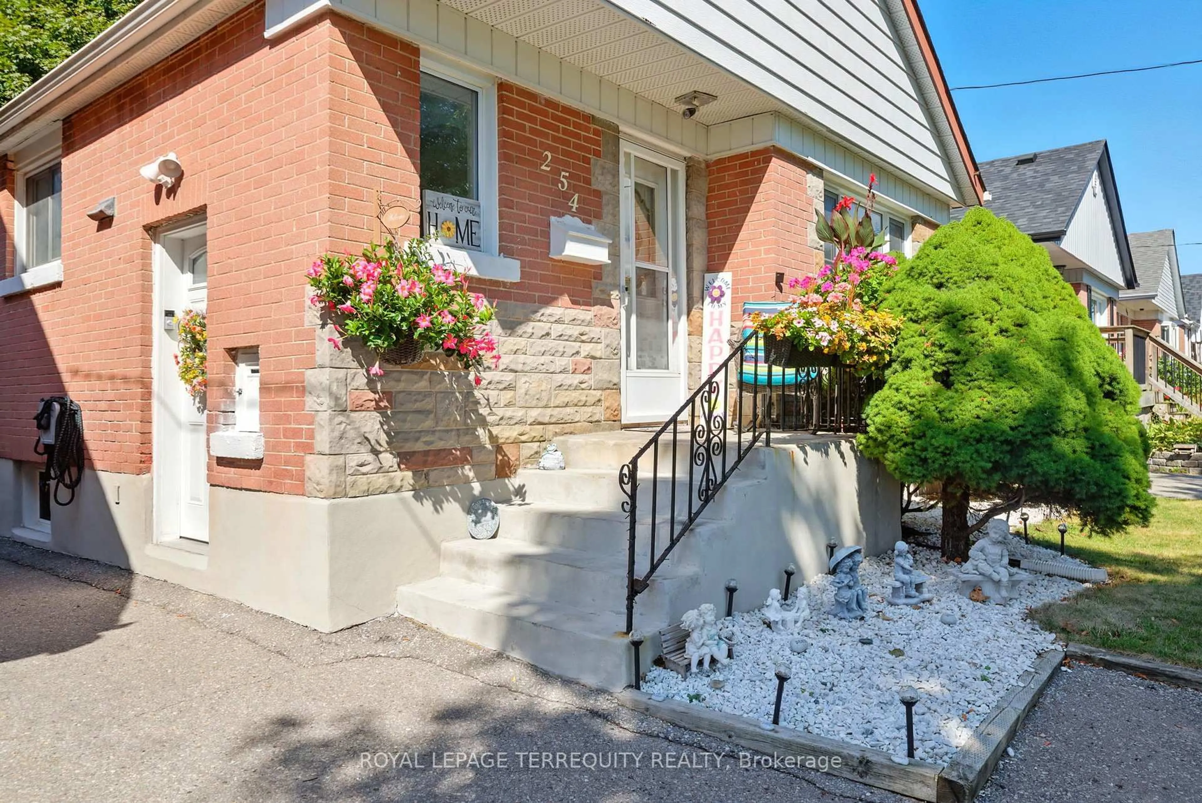 Unknown for 254 Cadillac Ave, Oshawa Ontario L1H 5Z7