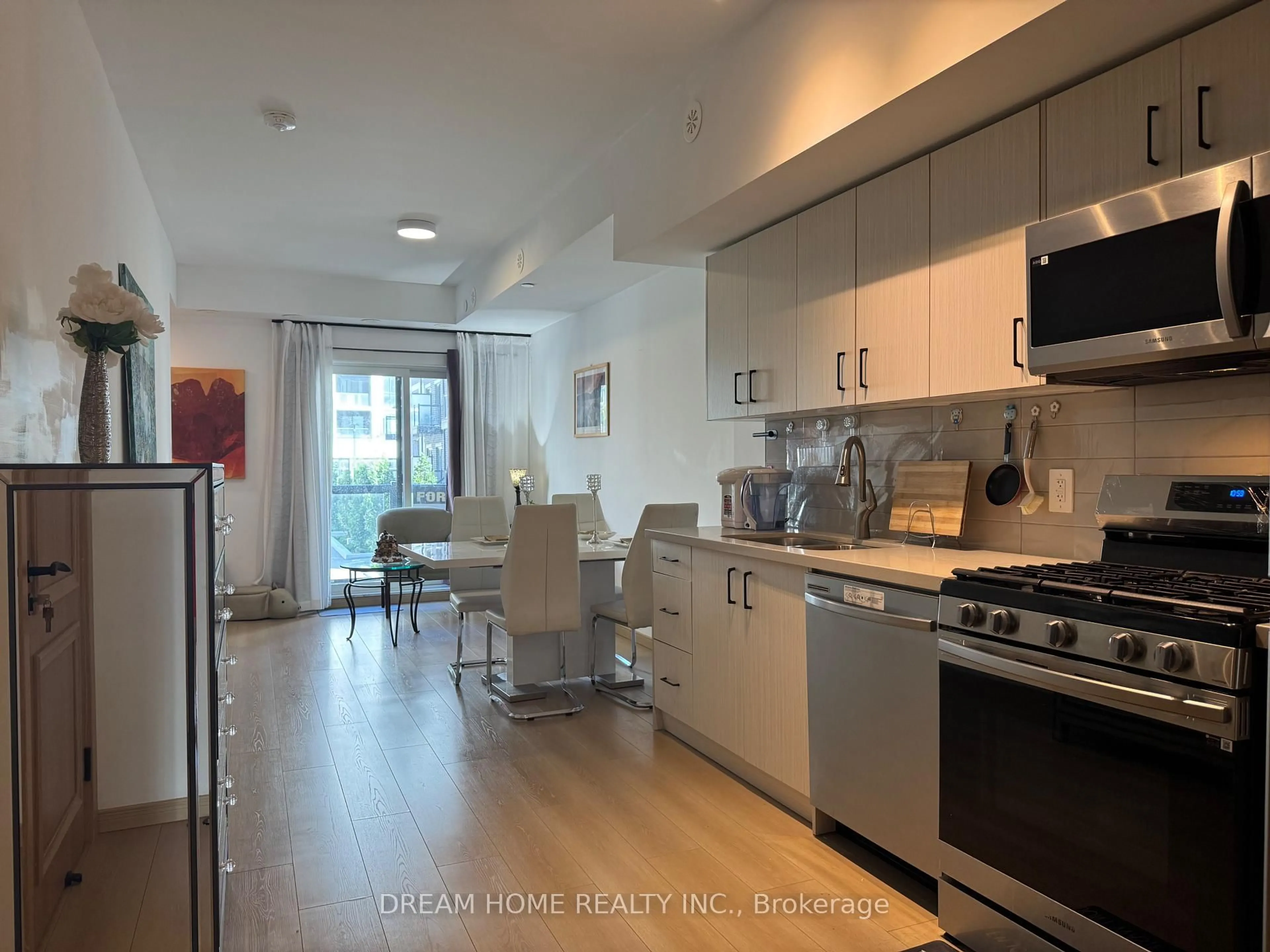 Open concept kitchen, unknown for 3425 Sheppard Ave #205, Toronto Ontario M1T 3K5