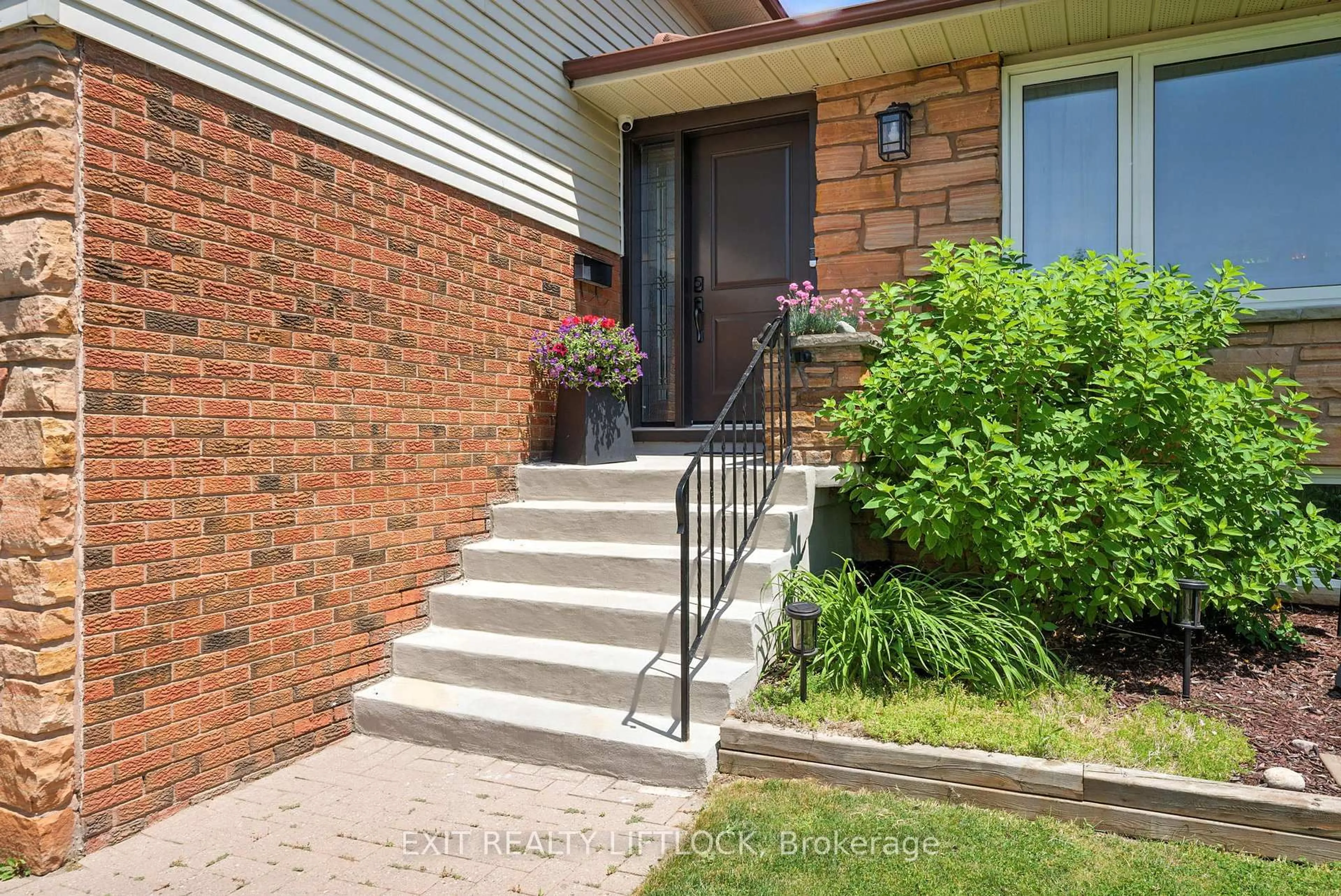 Home with brick exterior material, street for 47 Martindale St, Oshawa Ontario L1H 6W7