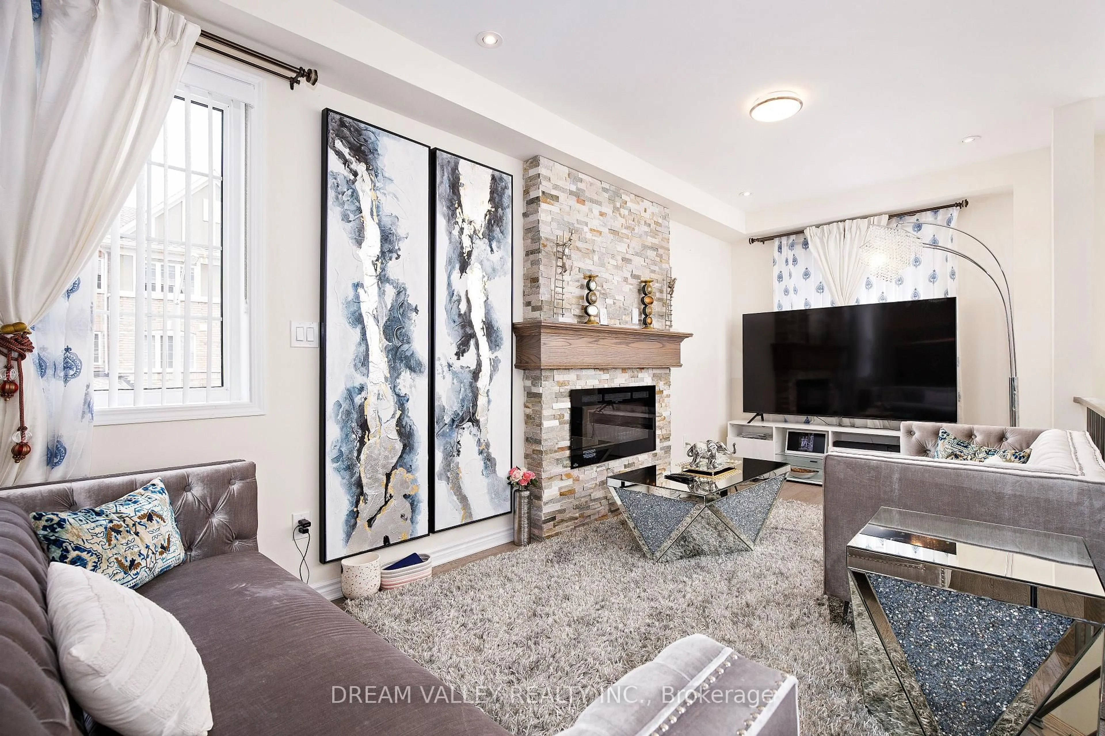 Living room with furniture, unknown for 88 Jolly Way, Toronto Ontario M1P 0E2
