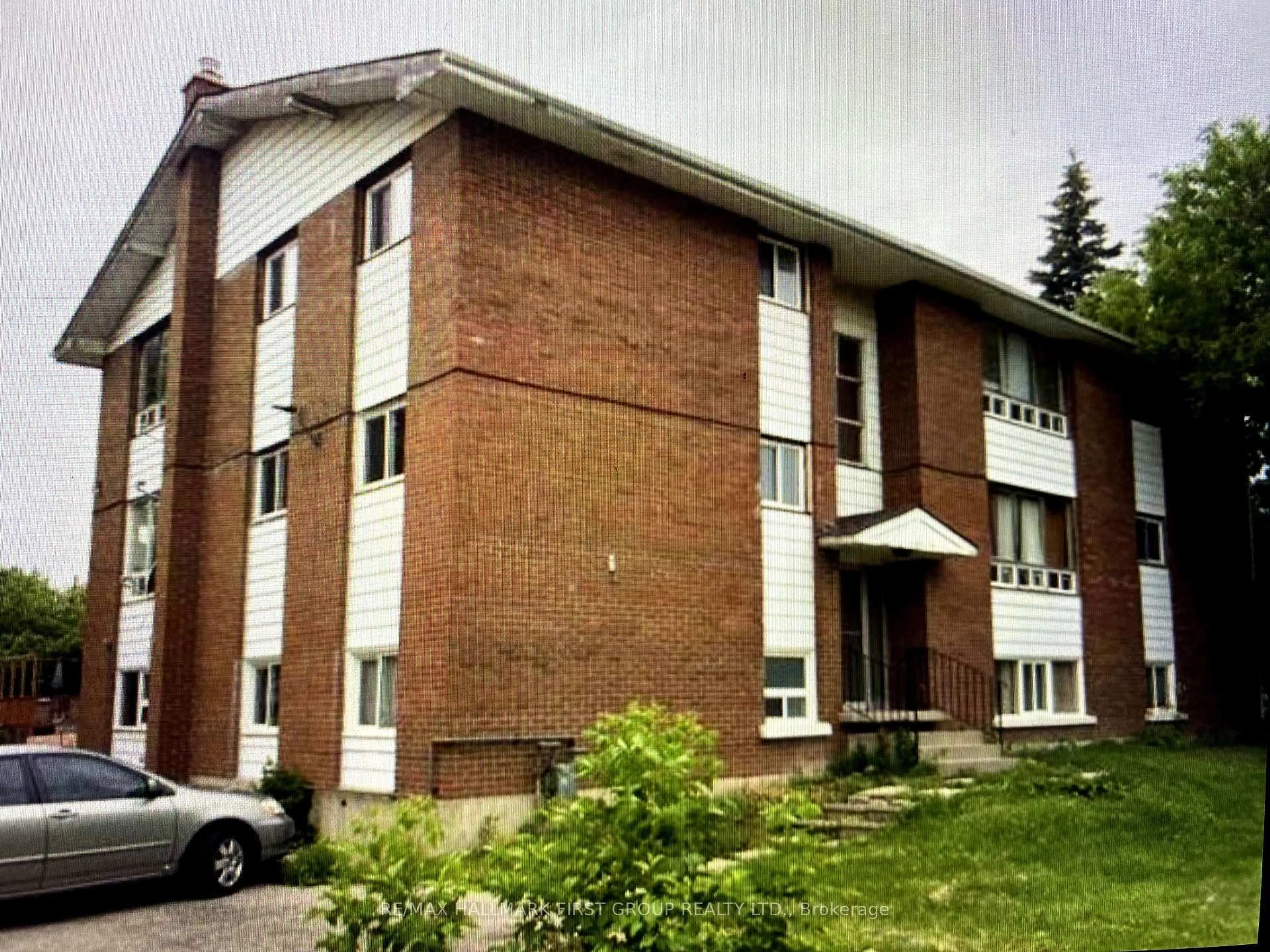 Home with brick exterior material, building for 11 Fairbanks St, Oshawa Ontario L1H 2L7