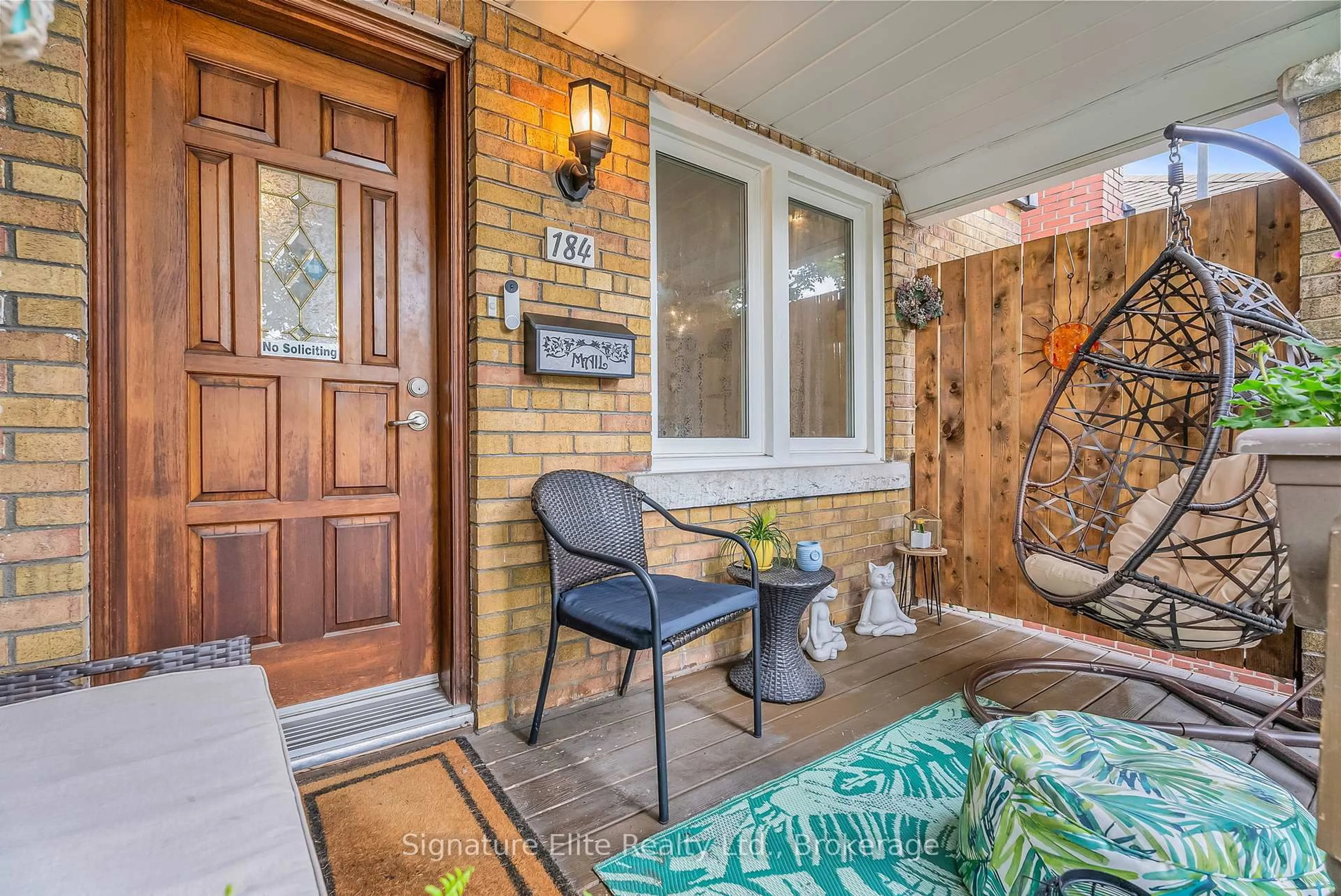 Patio, street for 184 Swanwick Ave, Toronto Ontario M4E 2A6