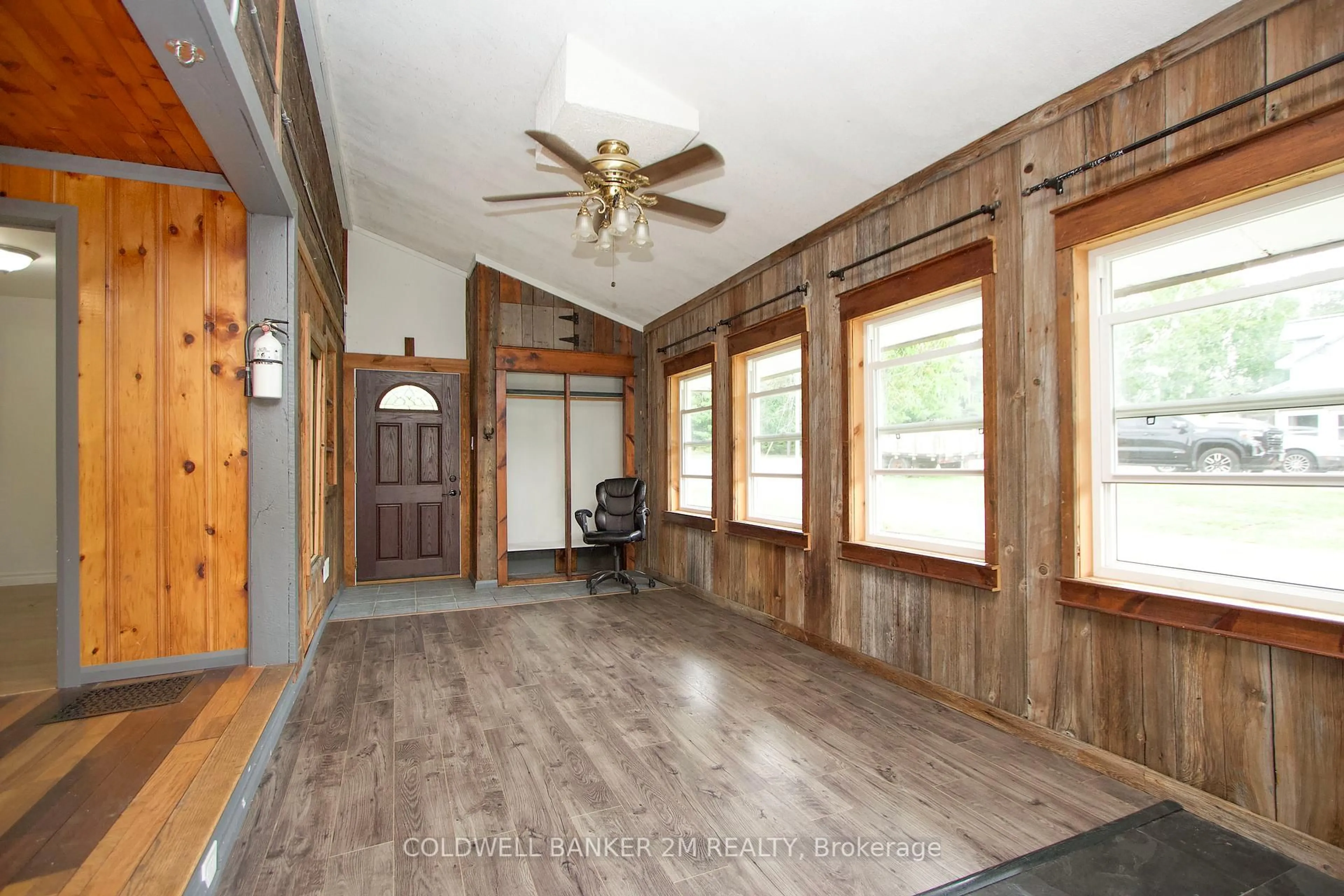 Indoor entryway for 10170 Old Scugog Rd, Clarington Ontario L0B 1B0