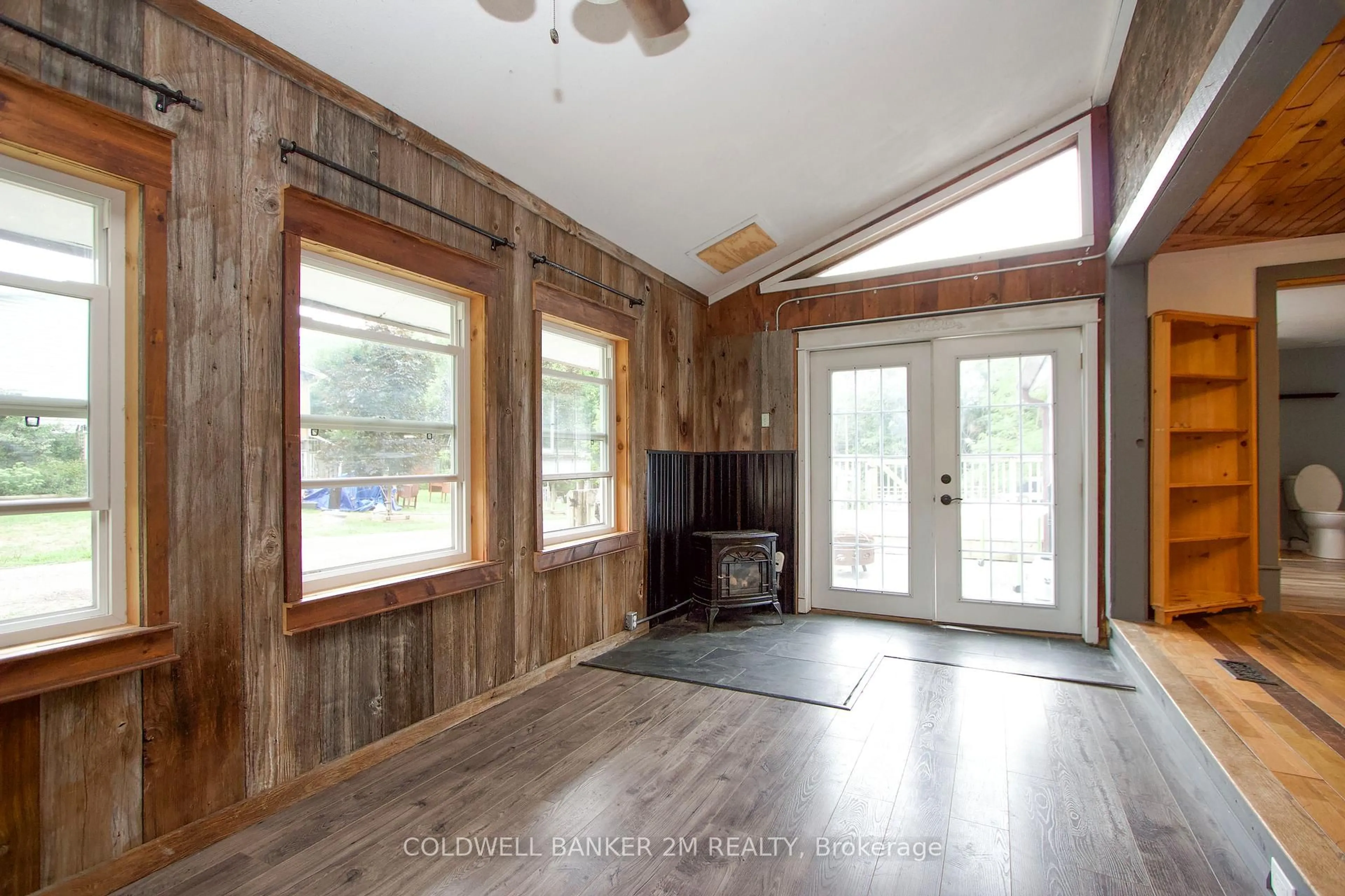 Indoor entryway for 10170 Old Scugog Rd, Clarington Ontario L0B 1B0