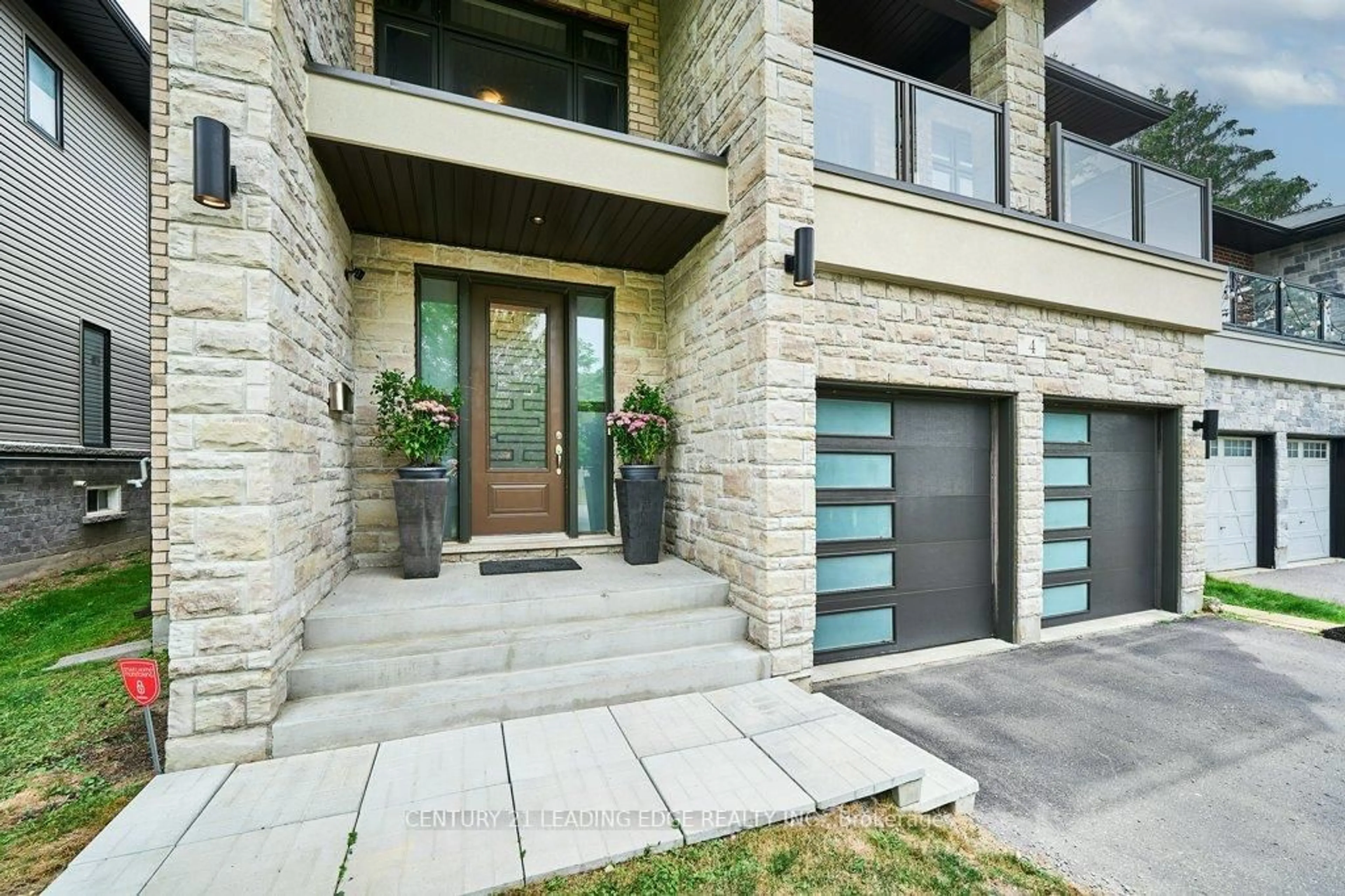 Home with brick exterior material, street for 4 Mann St, Clarington Ontario L1C 2H5