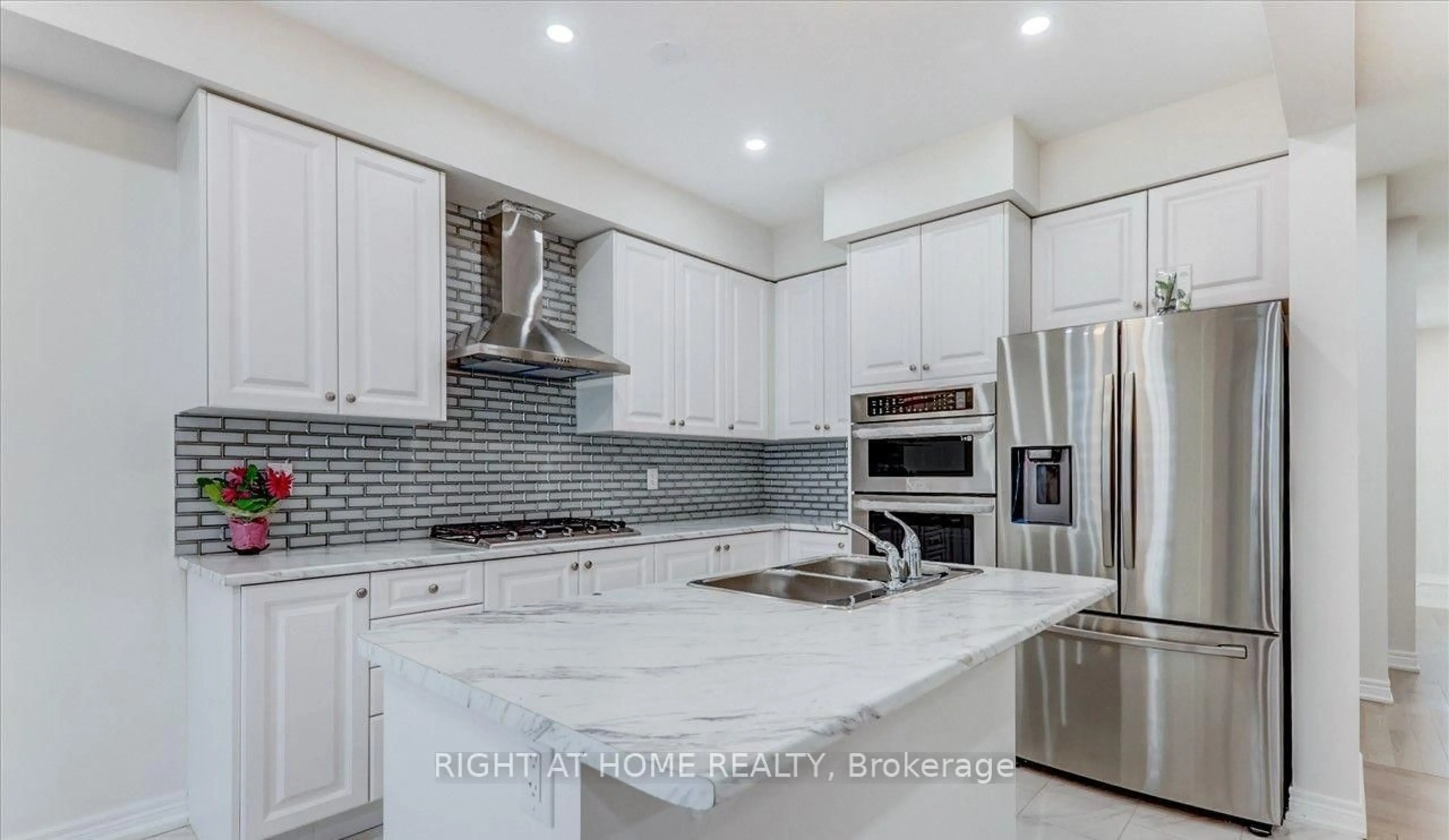 Open concept kitchen, ceramic/tile floor for 36 Littlewood Dr, Whitby Ontario L1P 0G5