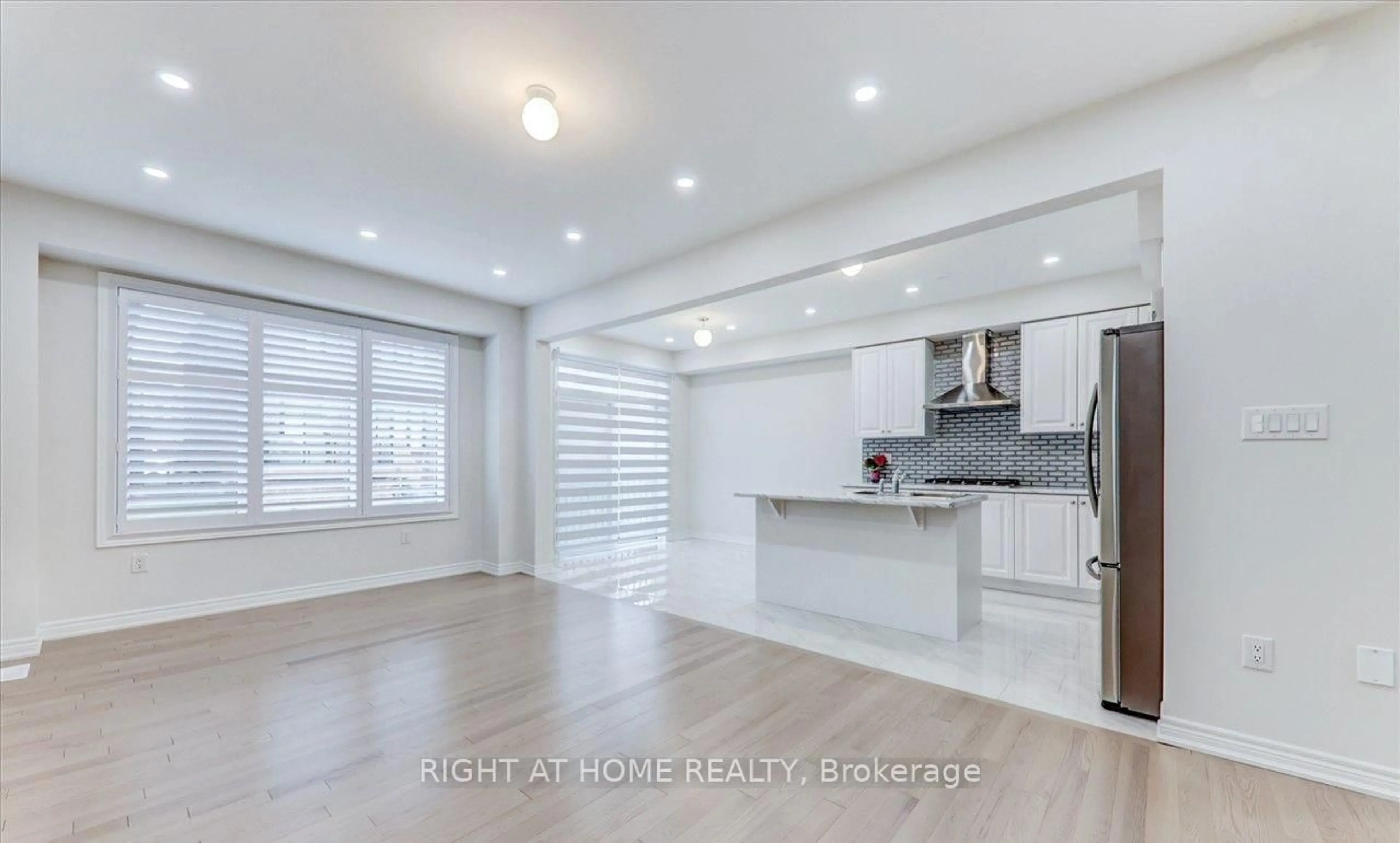 Open concept kitchen, unknown for 36 Littlewood Dr, Whitby Ontario L1P 0G5