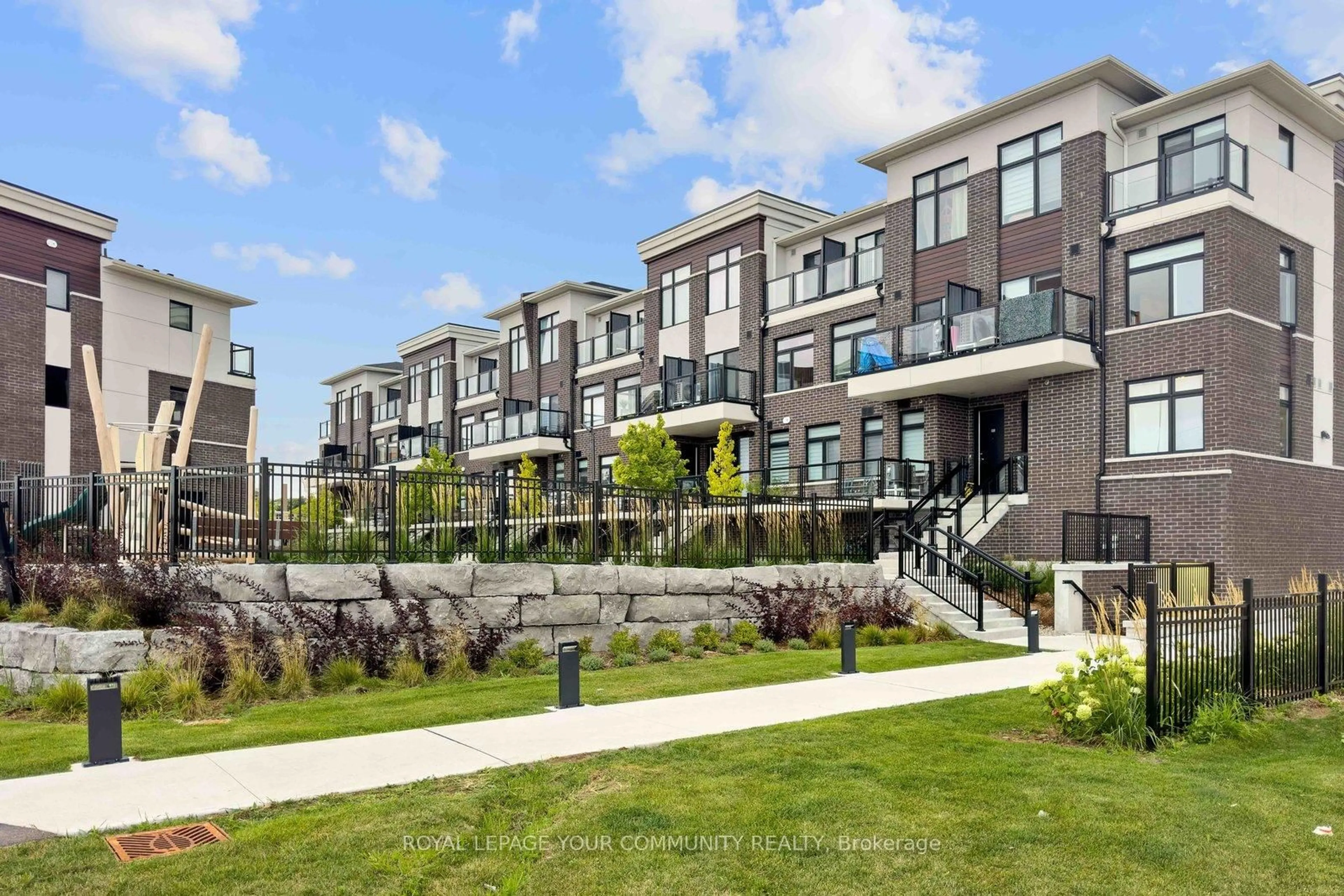 Patio, mountain view for 755 Omega Dr #117, Pickering Ontario L1V 0H1