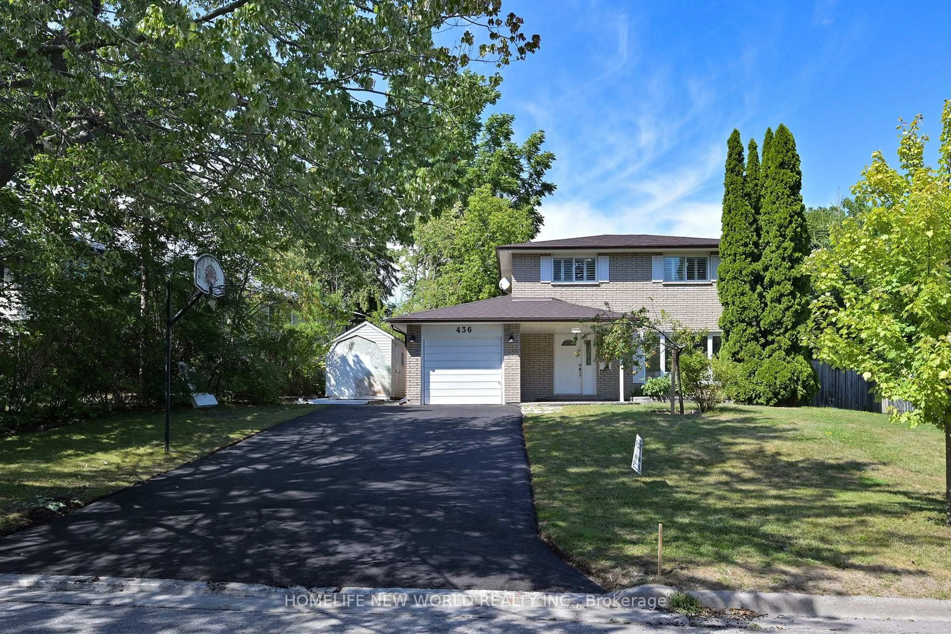 A pic from outside/outdoor area/front of a property/back of a property/a pic from drone, street for 436 Arnhem Dr, Oshawa Ontario L1G 2J4