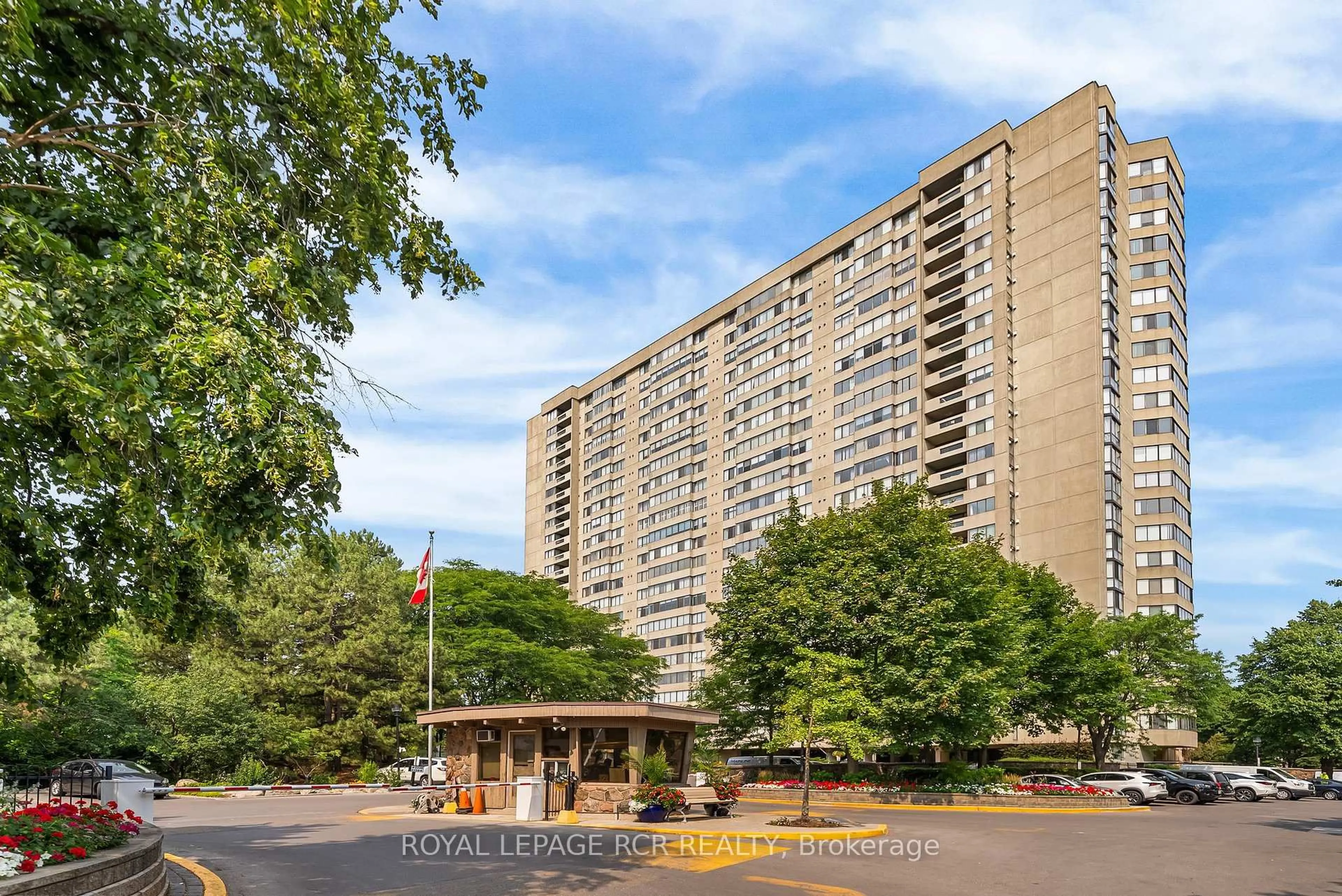 Patio, building for 2350 Bridletowne Circ #1402, Toronto Ontario M1W 3E6
