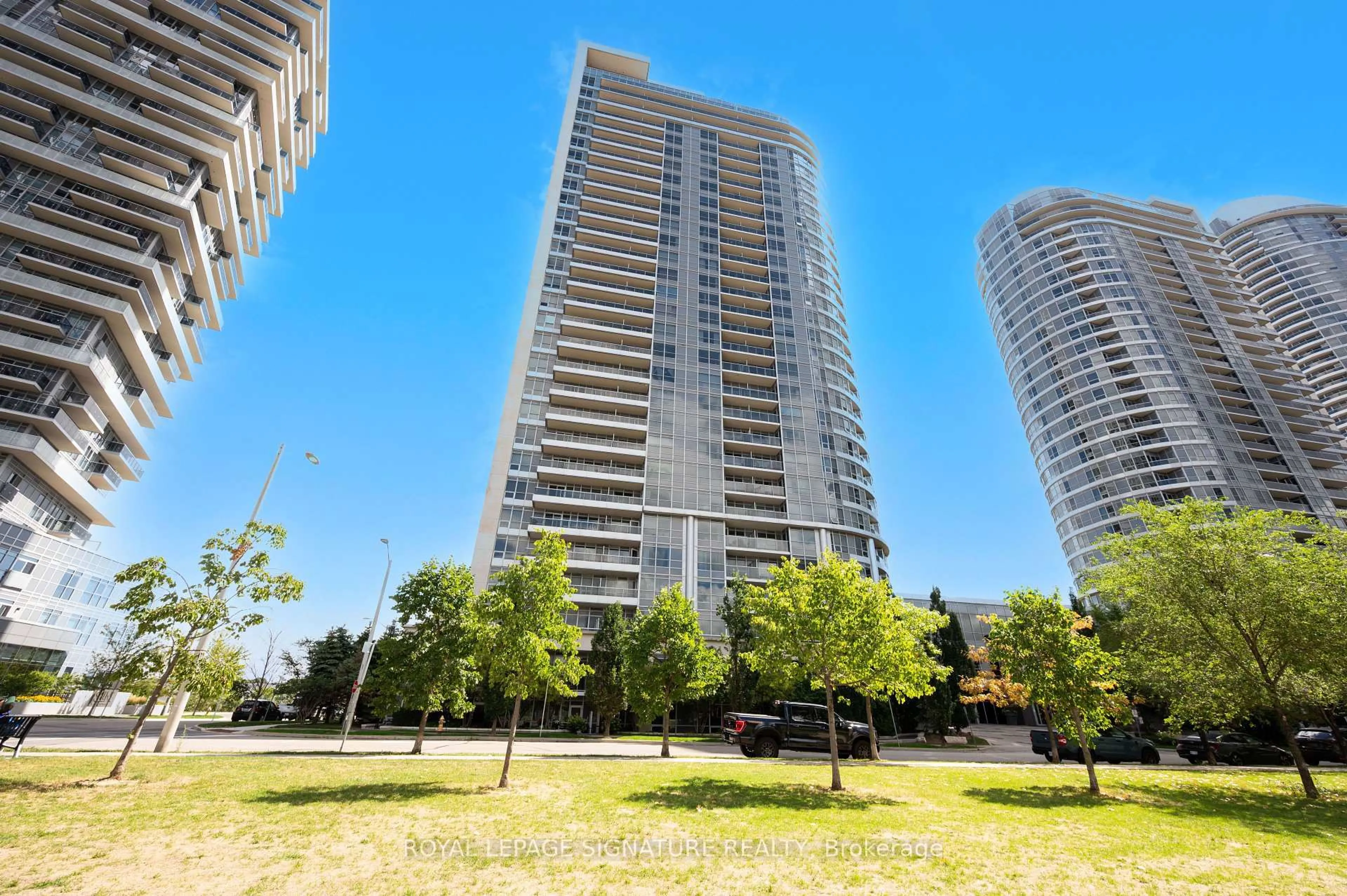 A pic from outside/outdoor area/front of a property/back of a property/a pic from drone, city buildings view from balcony for 181 Village Green Sq #921, Toronto Ontario M1S 0K6